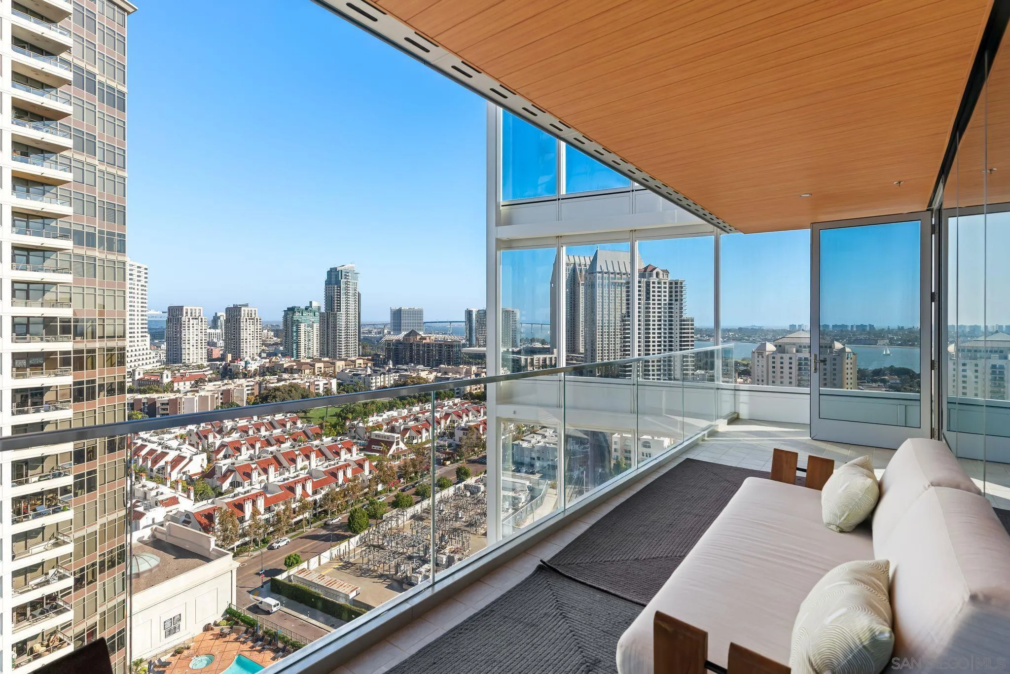 888 W E Street Unit 2004