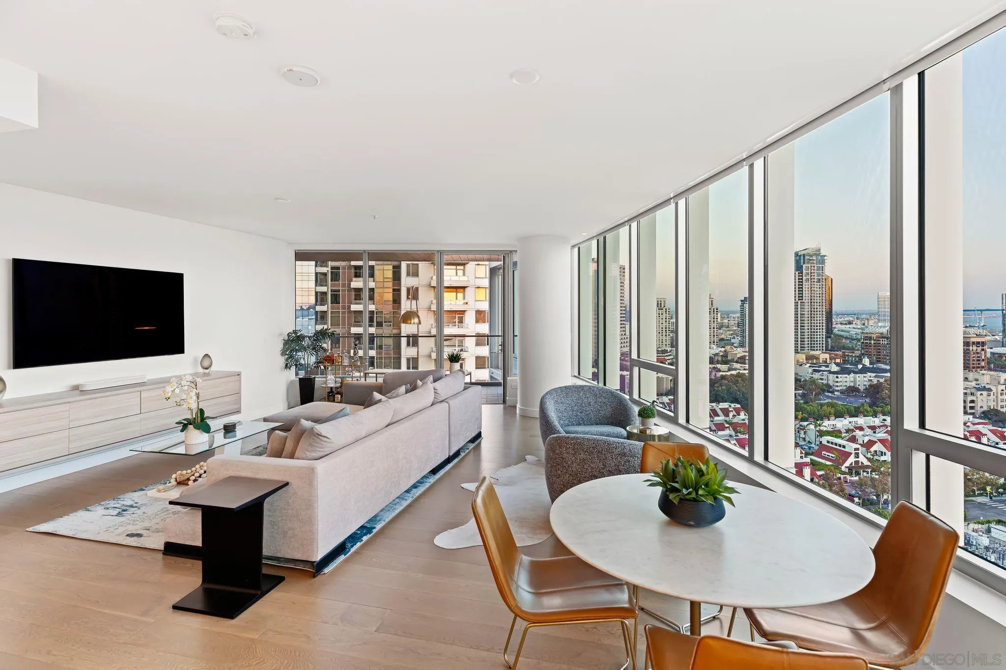 888 W E Street Unit 2004