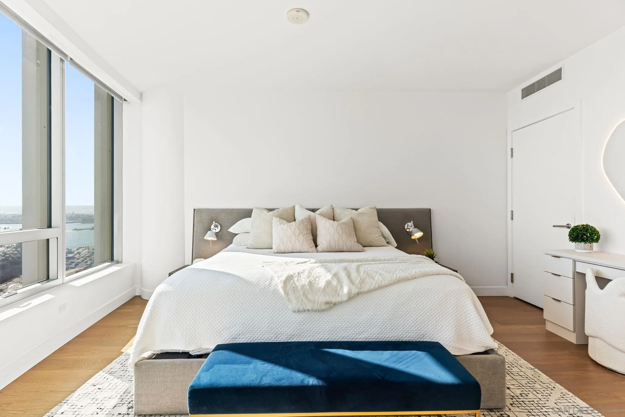 888 W E Street Unit 2004