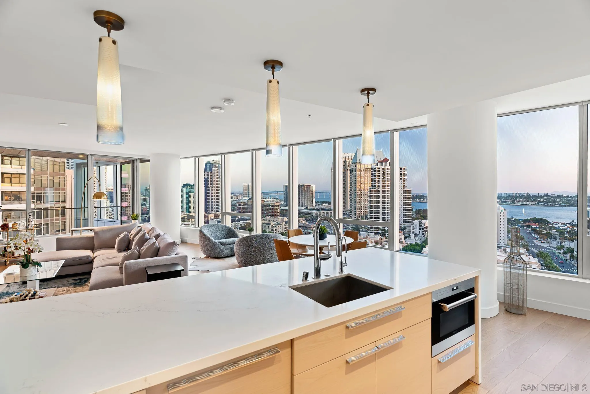 888 W E Street Unit 2004