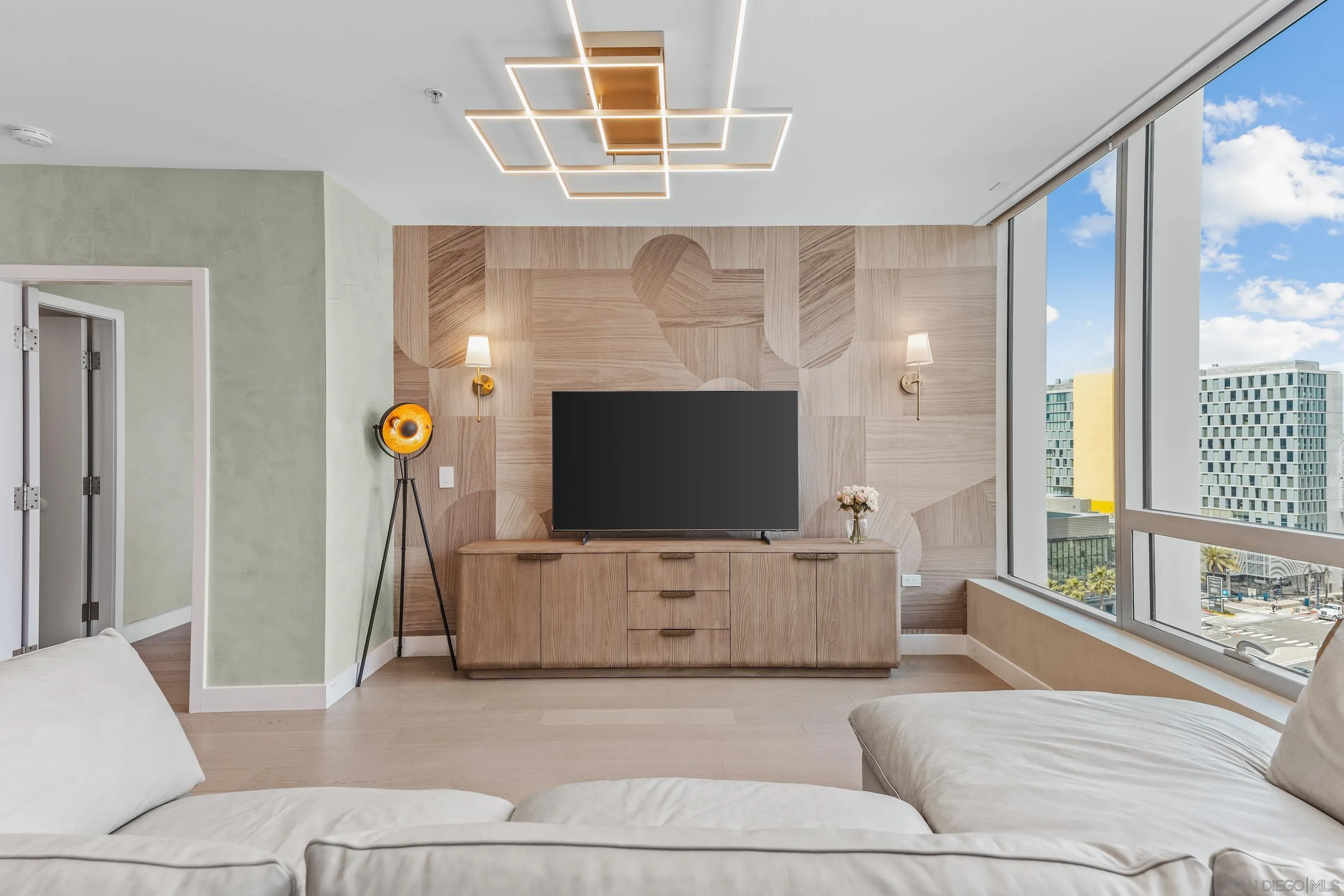 888 W E Street Unit 1106, San Diego Unit: 1106