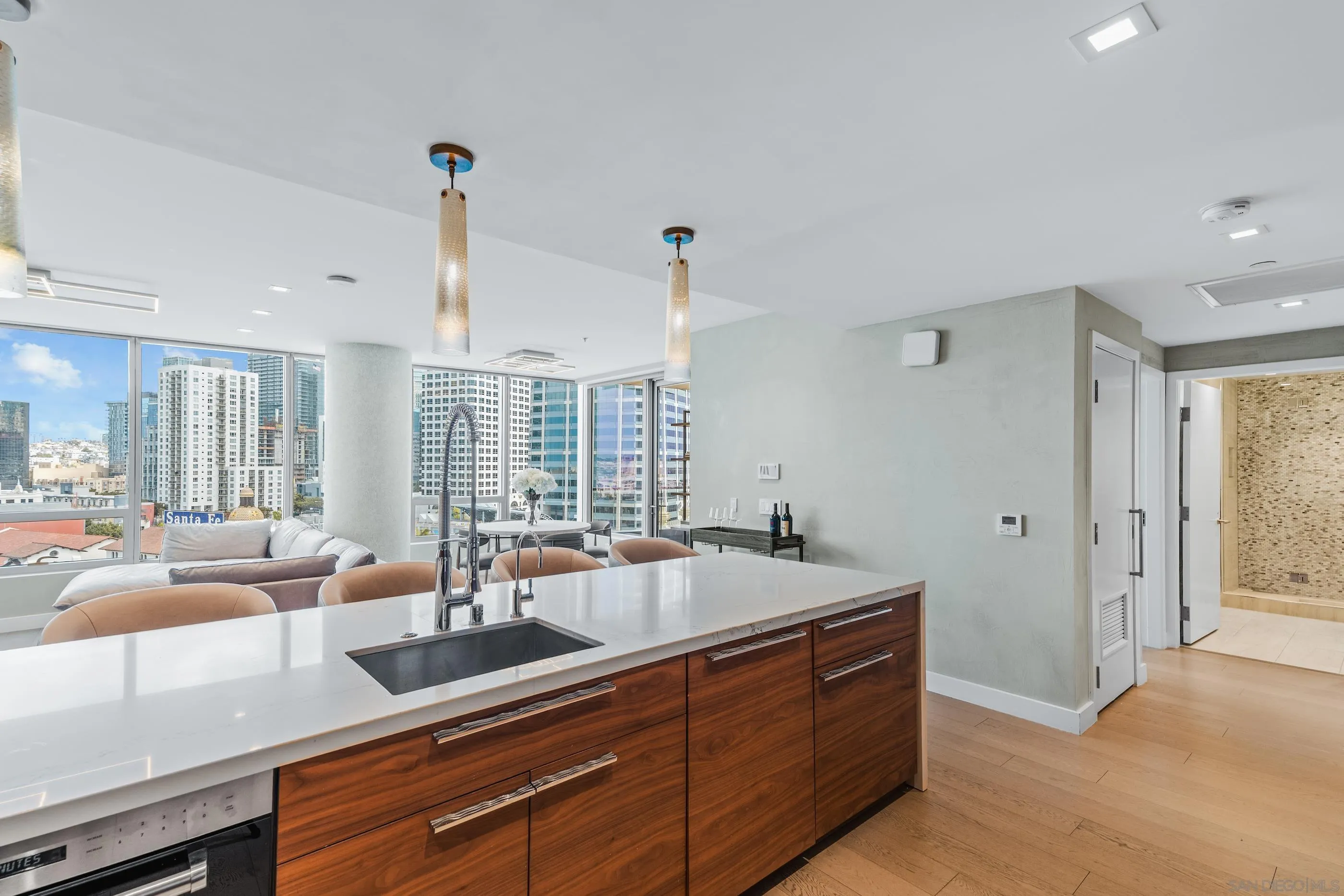 888 W E Street Unit 1106, San Diego Unit: 1106