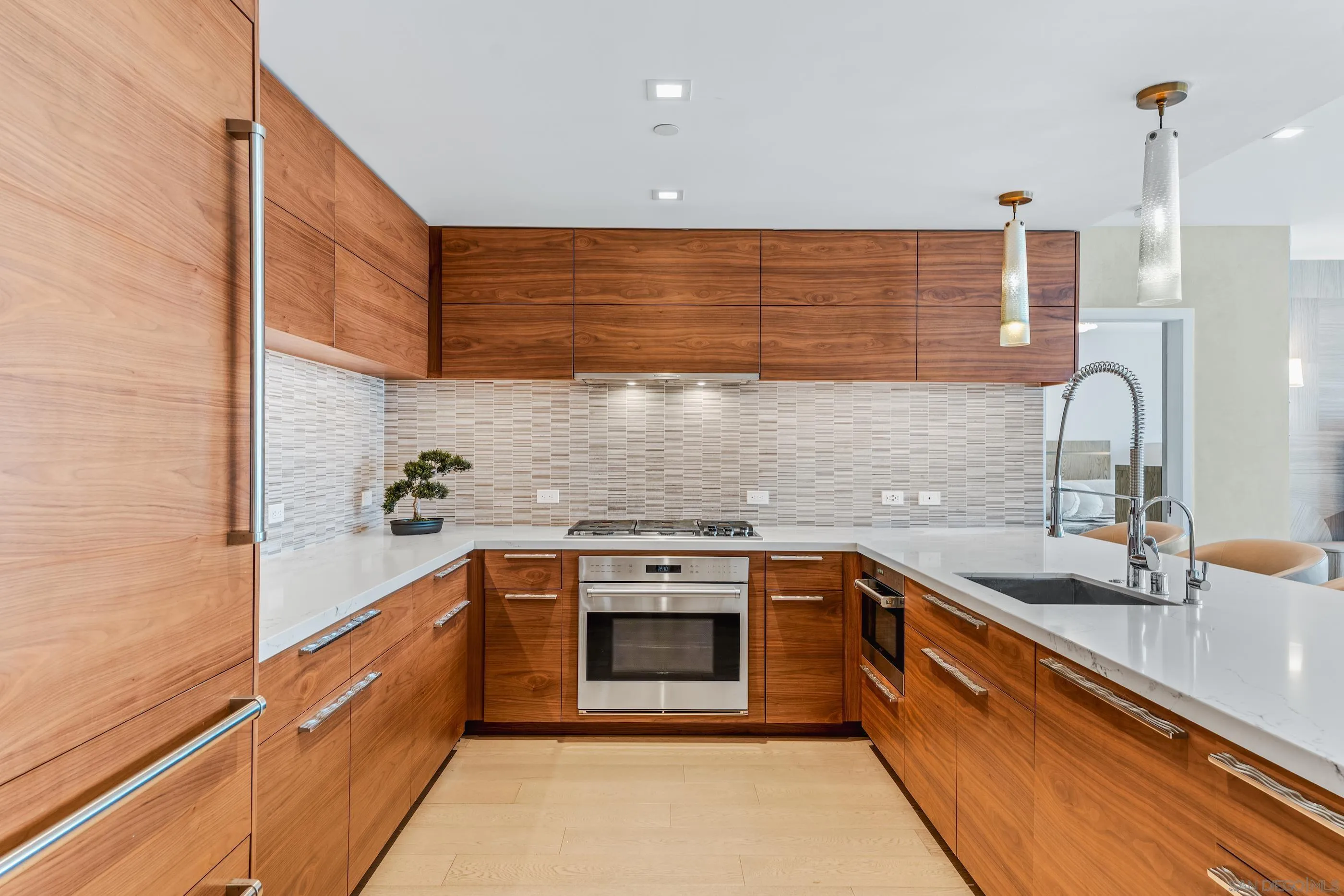 888 W E Street Unit 1106, San Diego Unit: 1106