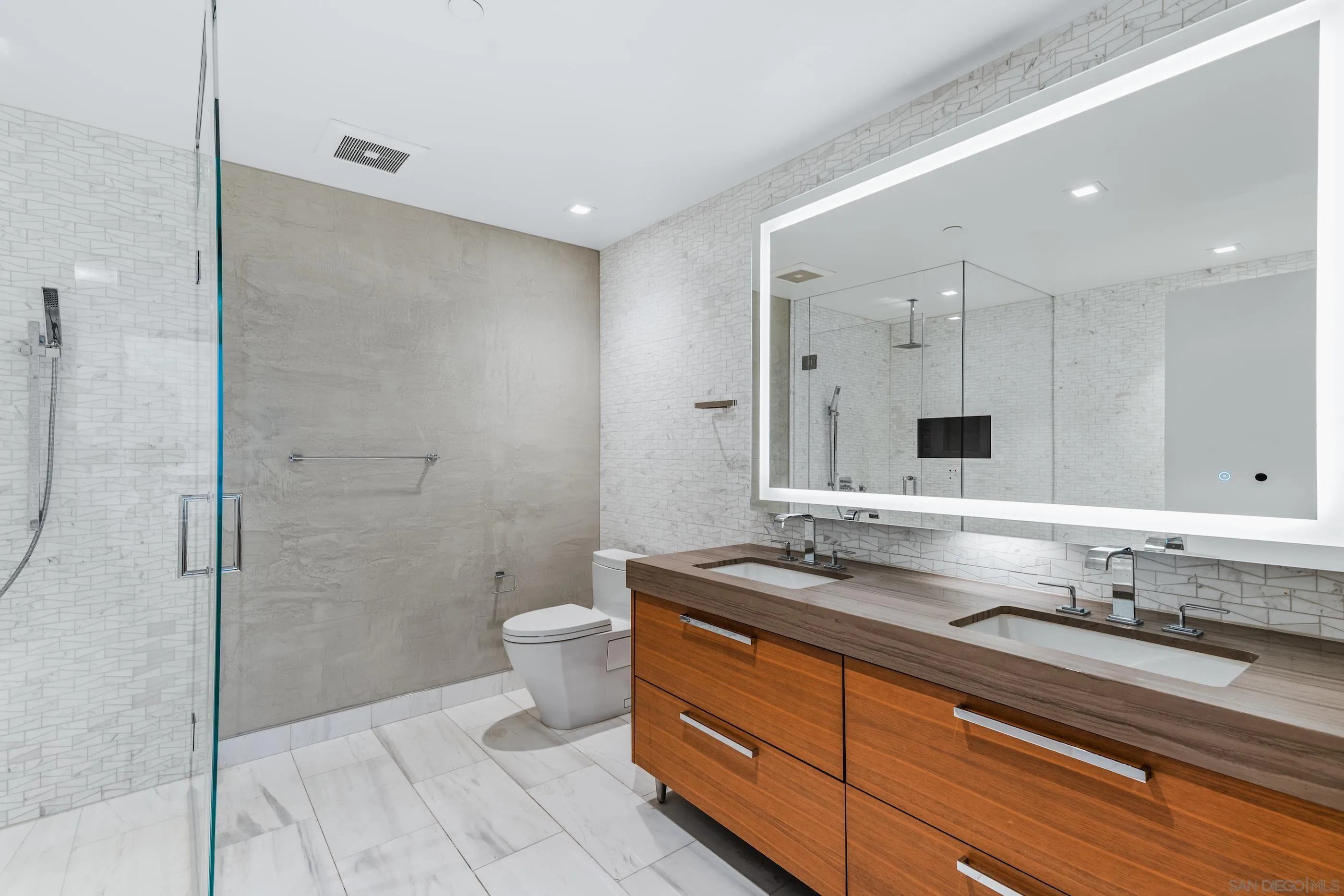 888 W E Street Unit 1106, San Diego Unit: 1106
