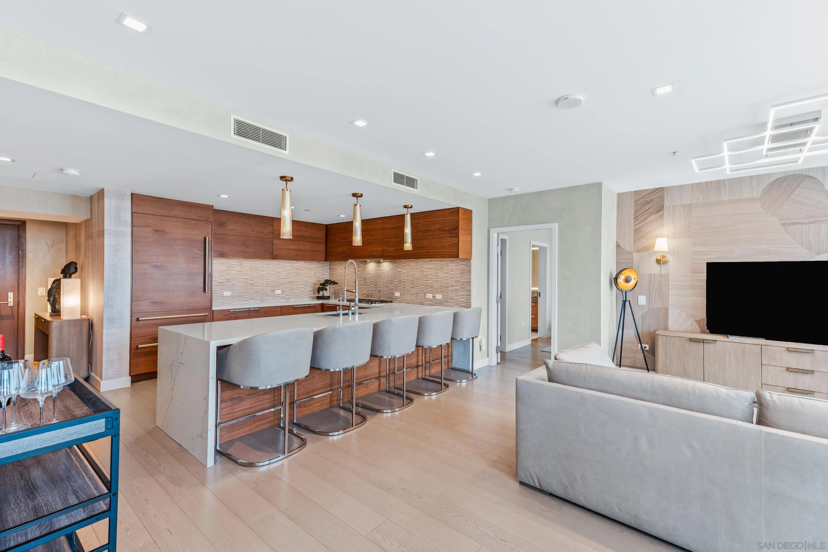 888 W E Street Unit 1106, San Diego Unit: 1106