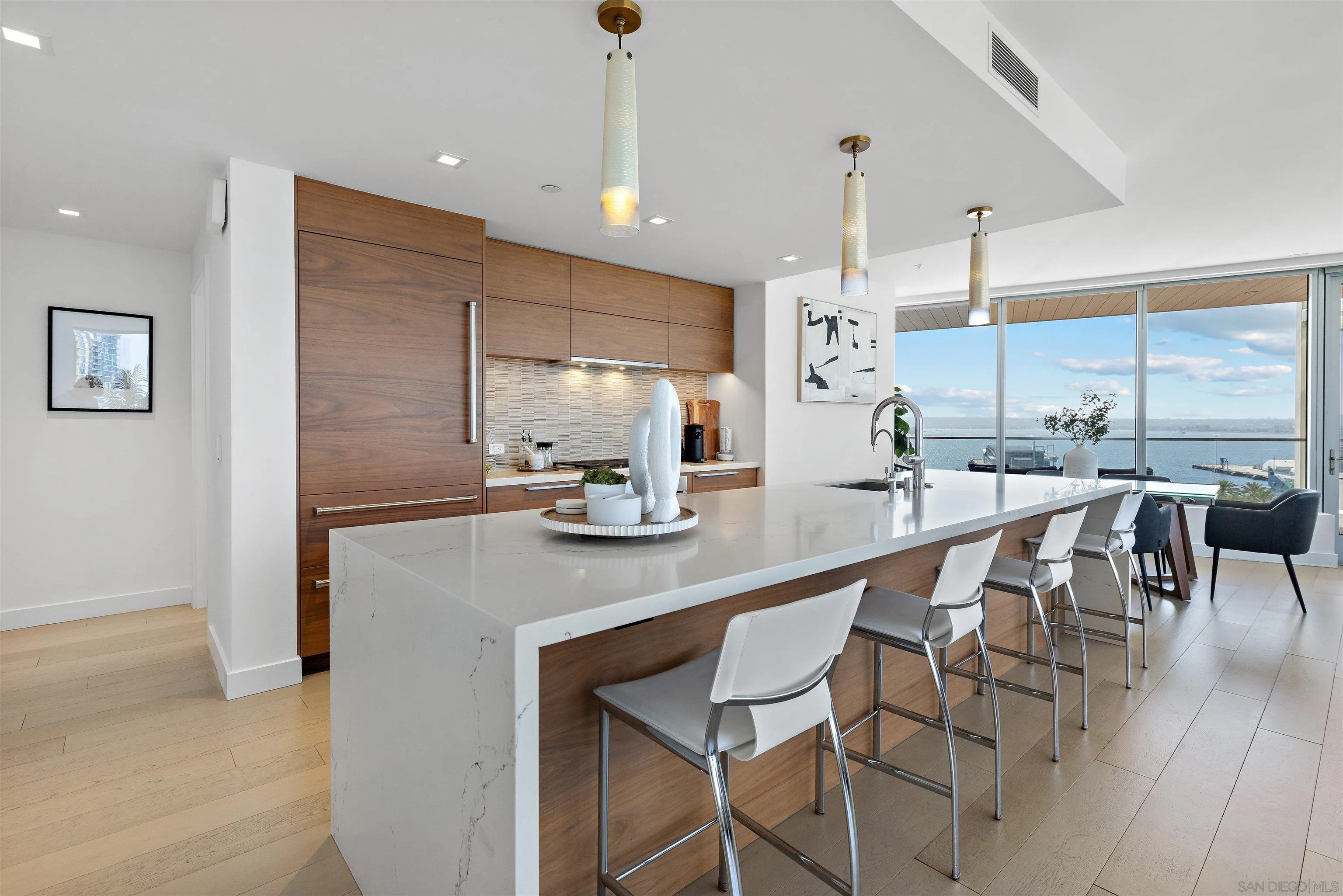 888 W E Street Unit 1001