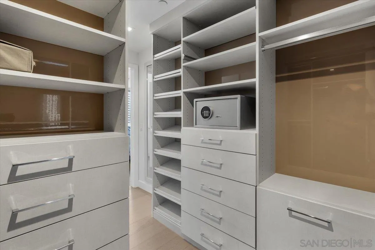 888 W E Street Unit 1001