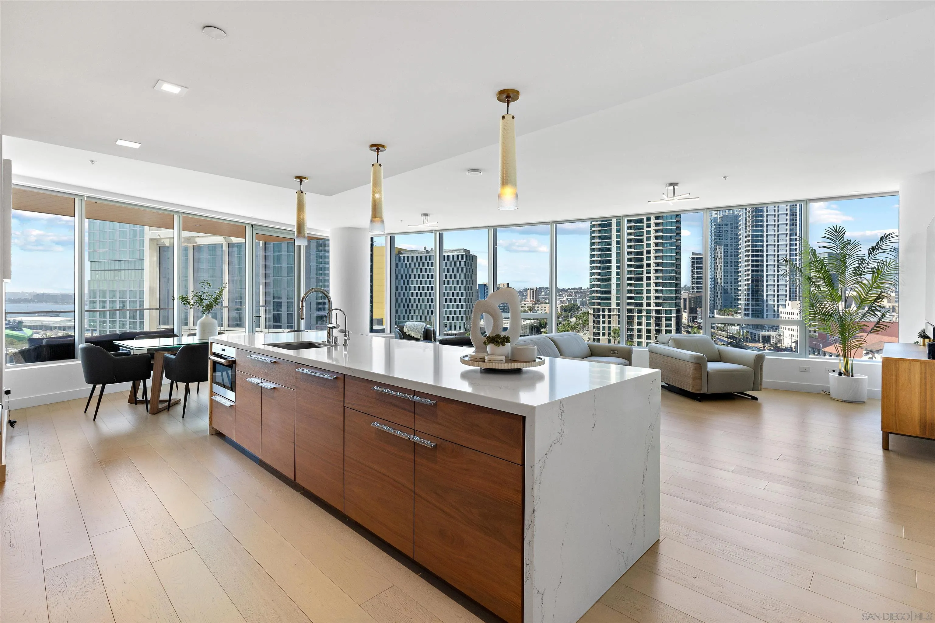 888 W E Street Unit 1001