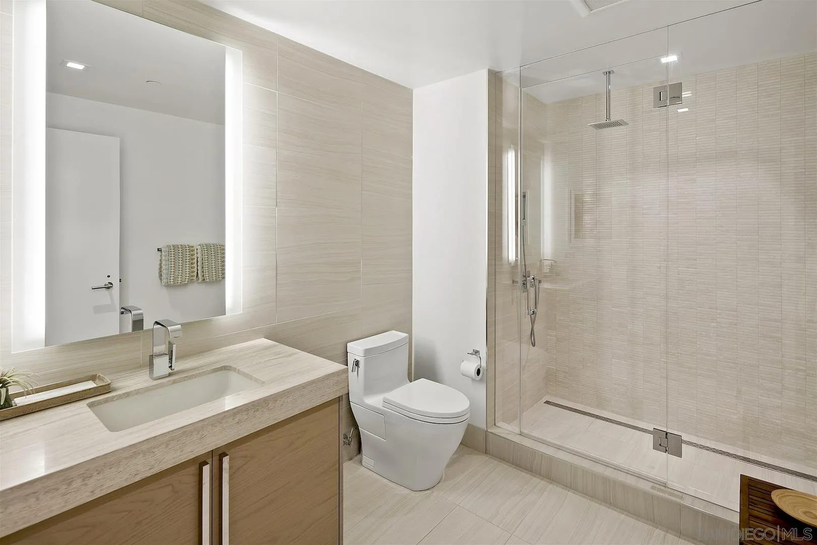 888 W E Street Unit 1705