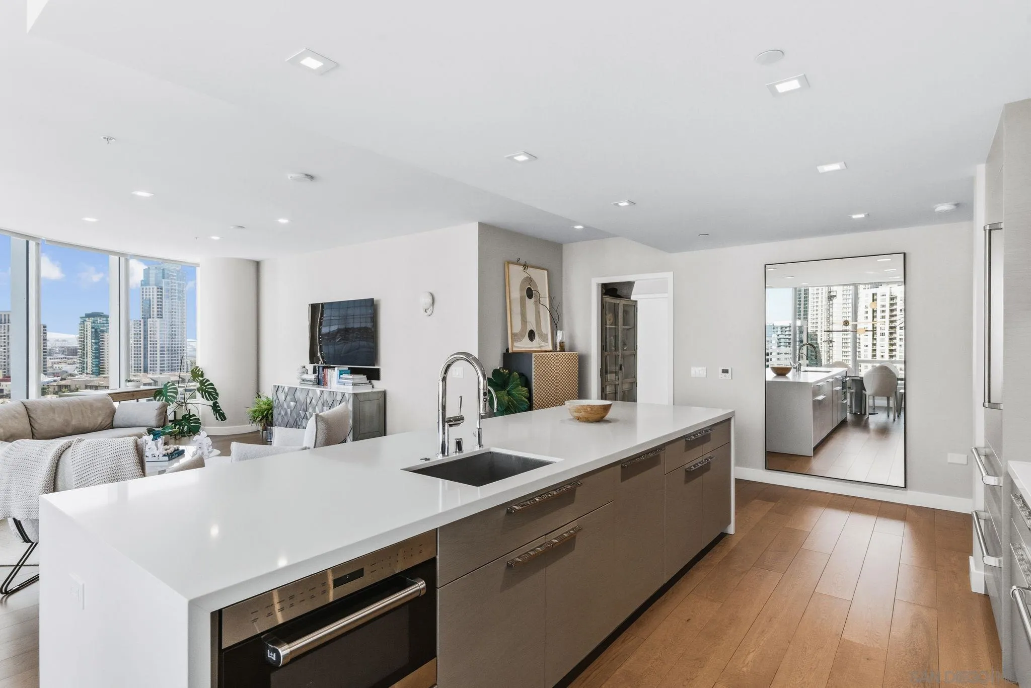 888 W E Street Unit 1705