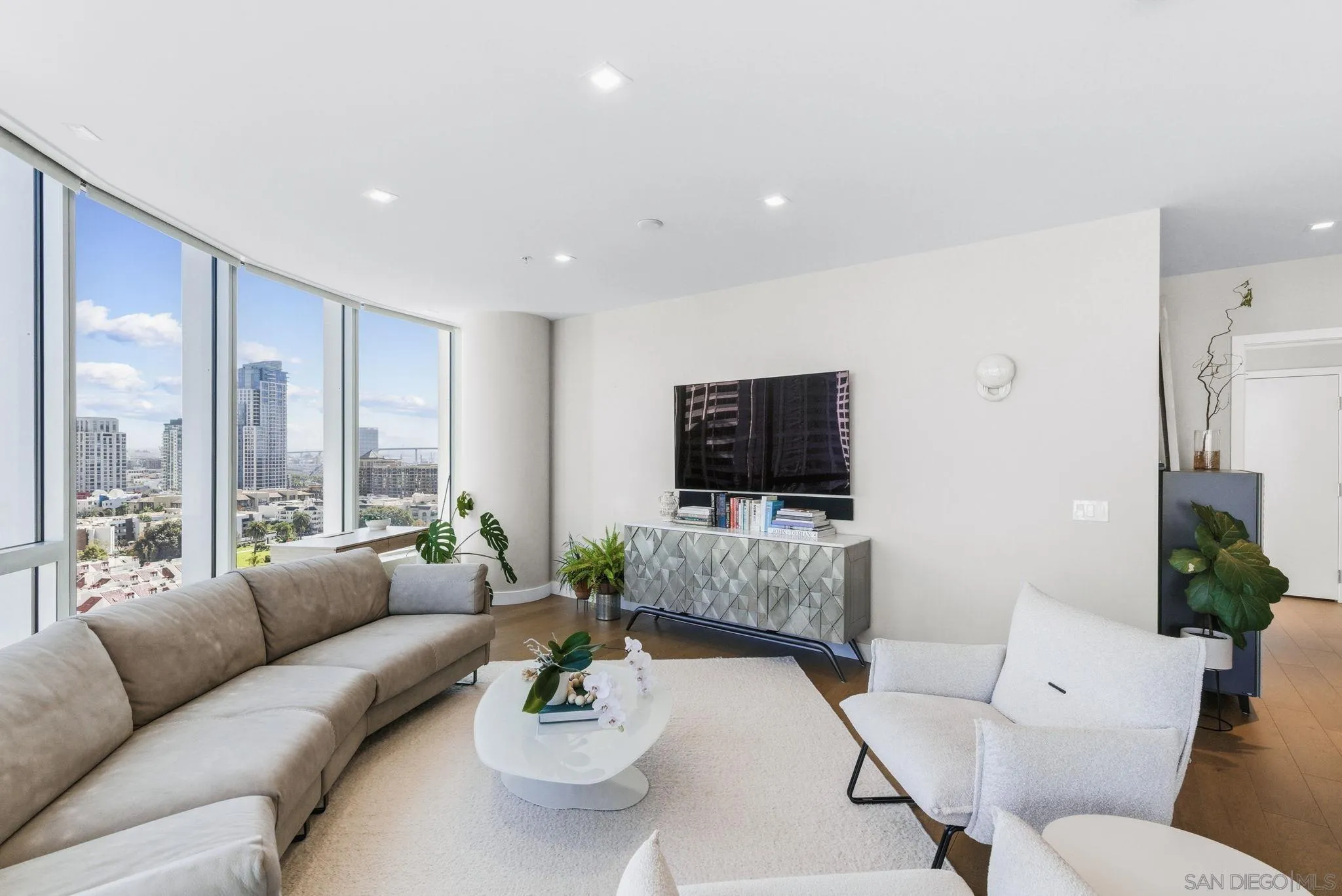 888 W E Street Unit 1705