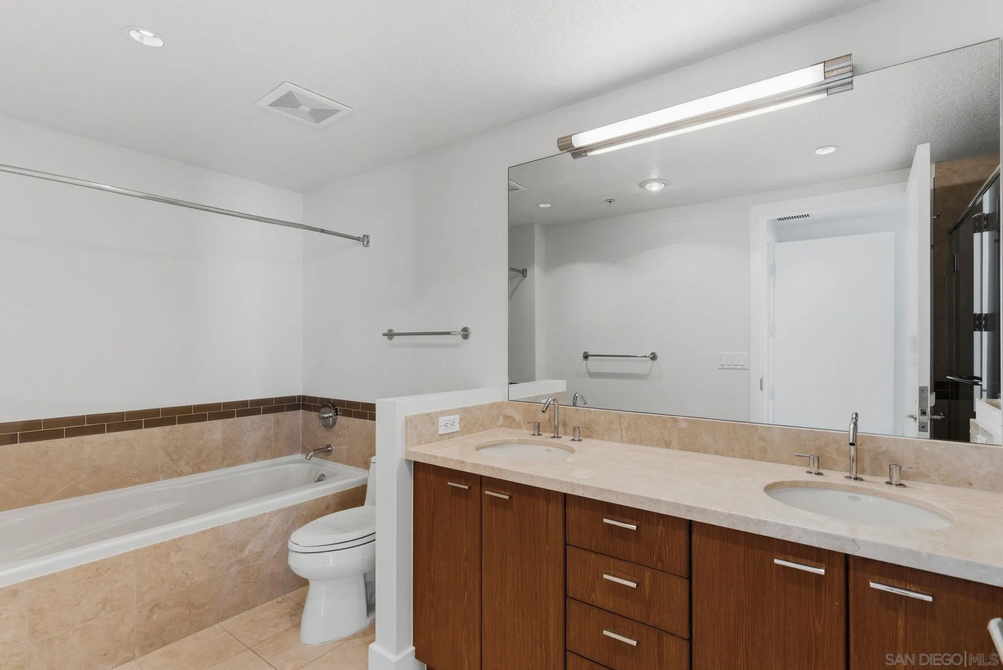 1199 Pacific Hwy Unit 2301