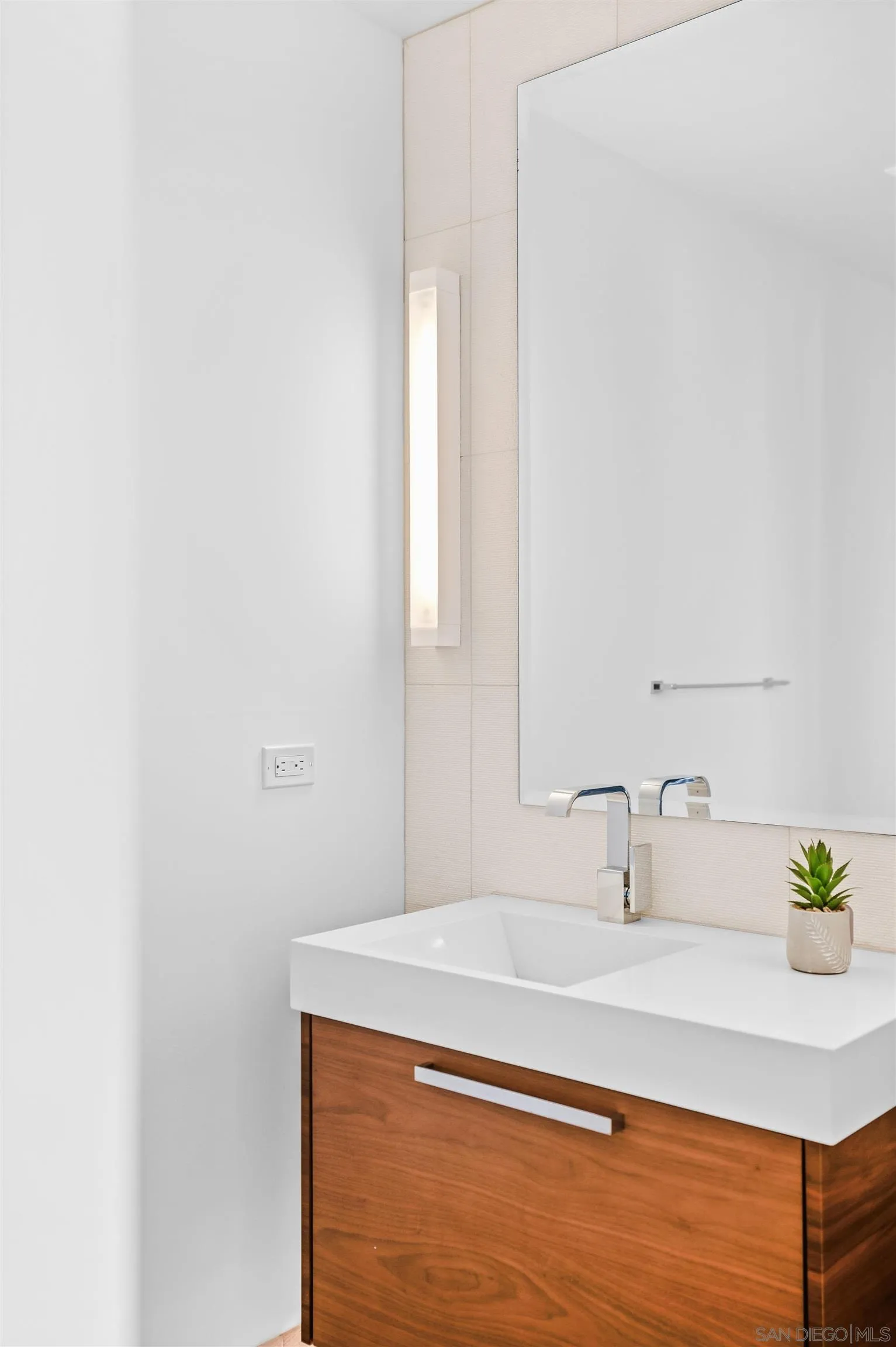 888 W E Street Unit 3101