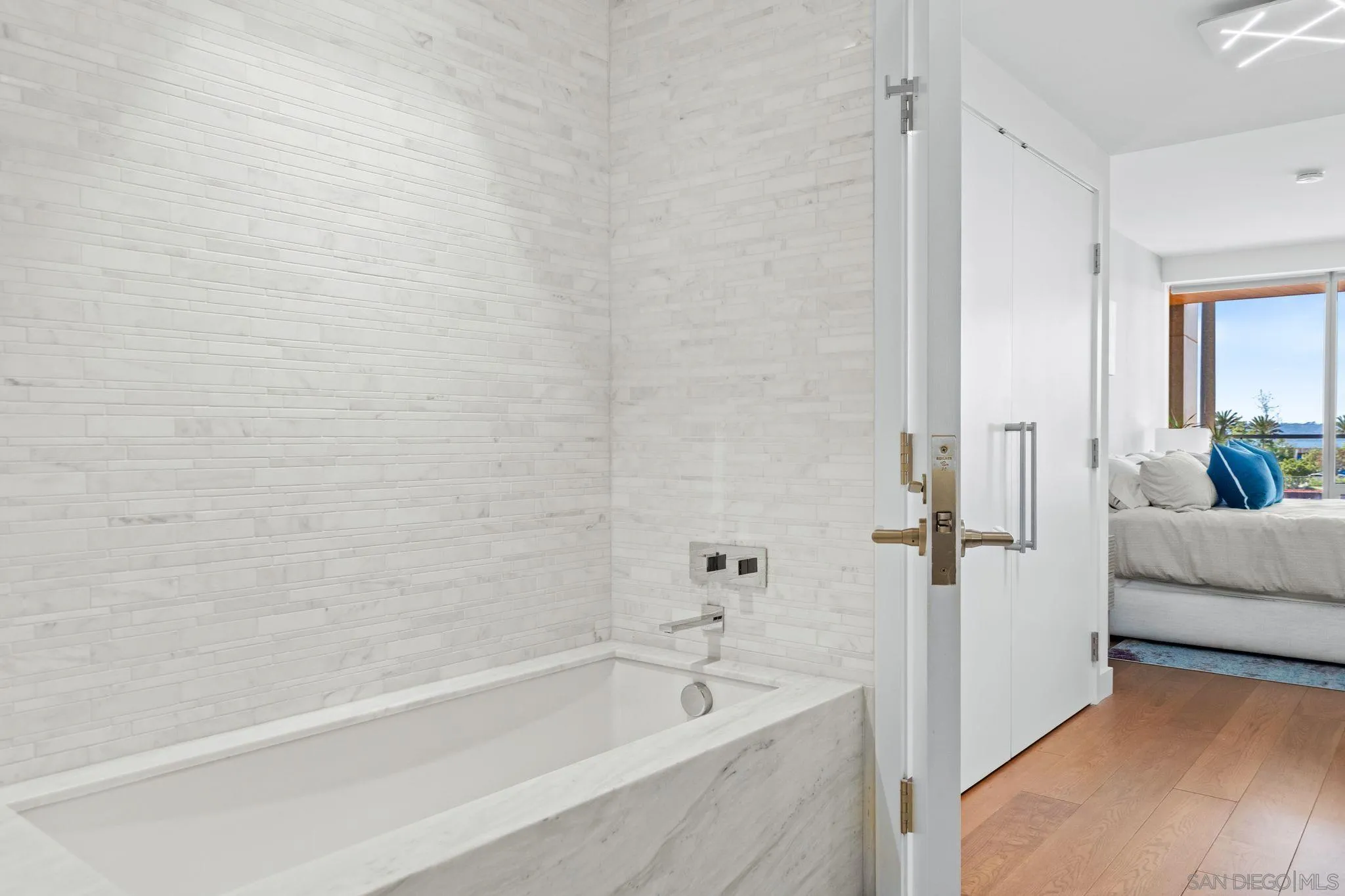 888 W E Street Unit 307