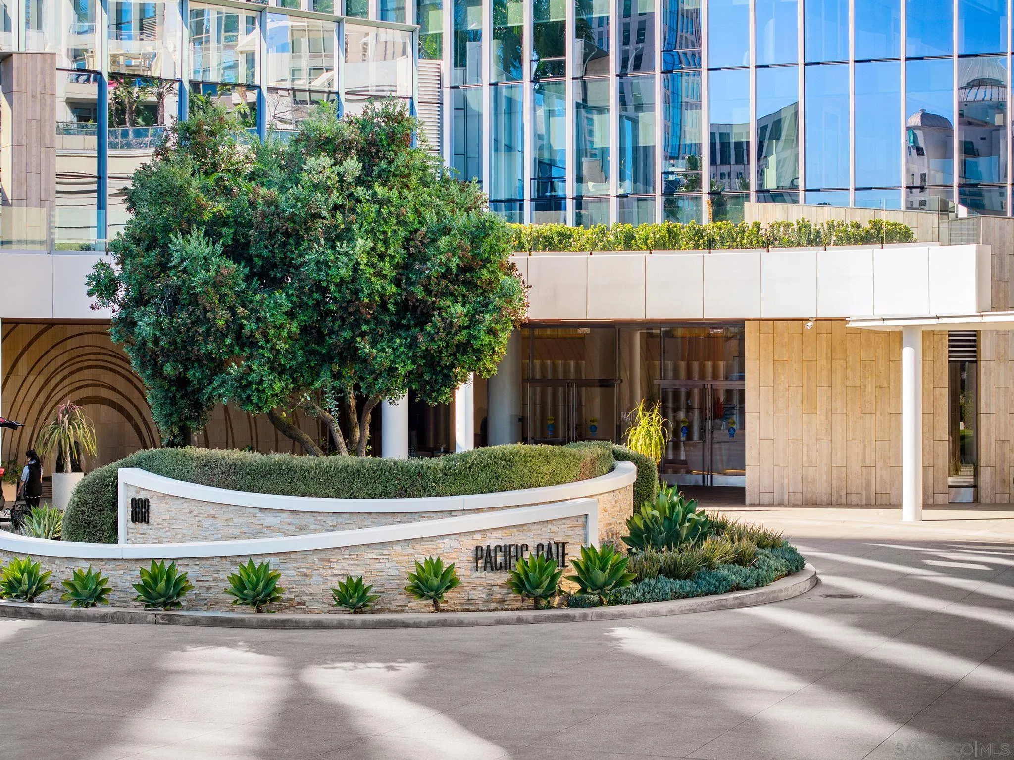 888 W E Street Unit 307