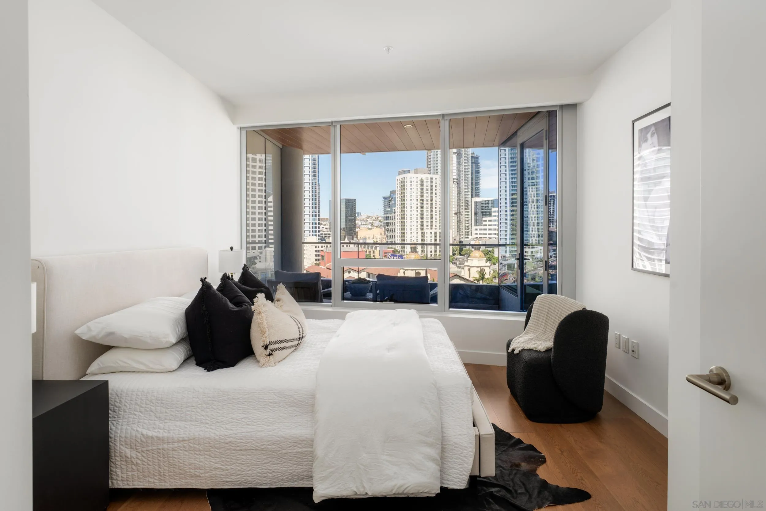888 W E Street Unit 1105