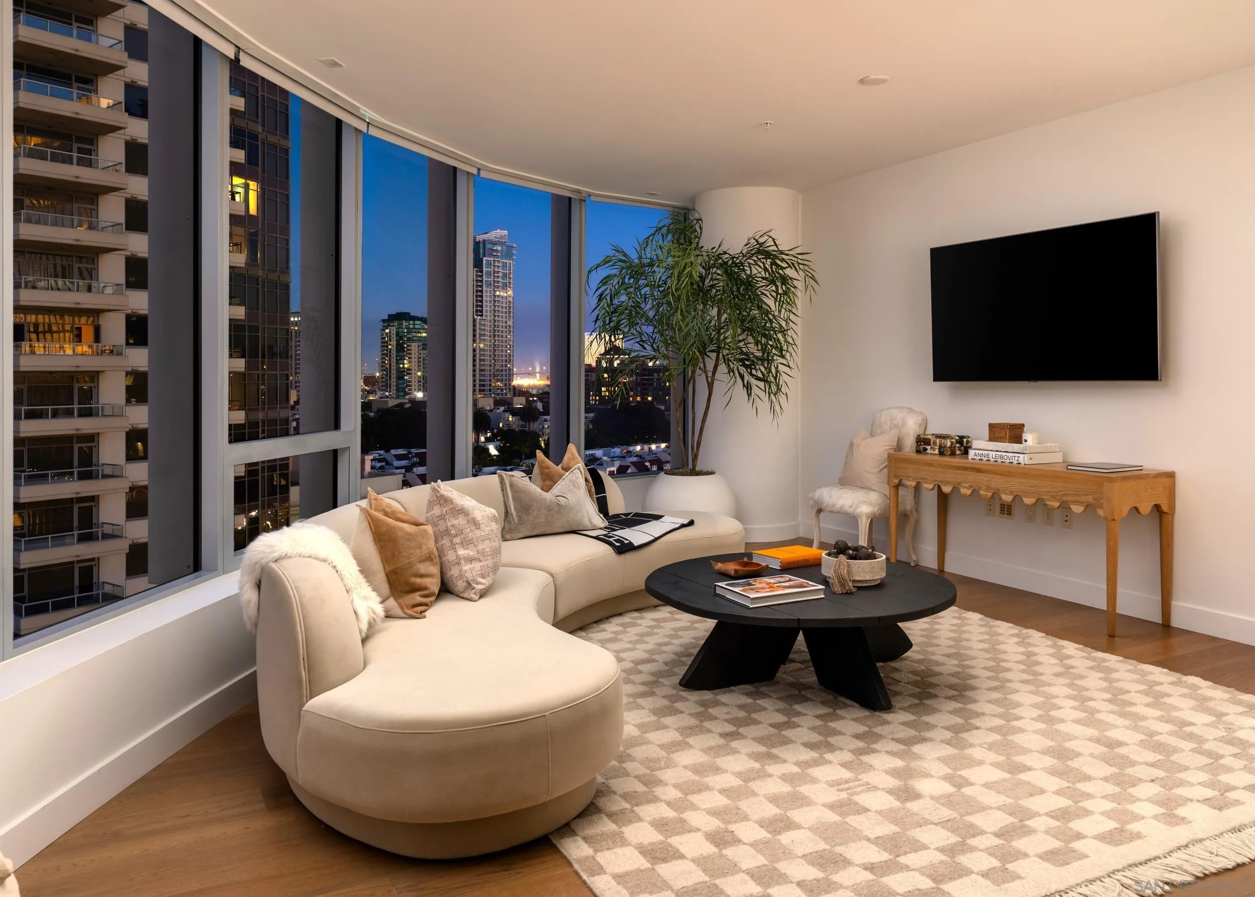 888 W E Street Unit 1105