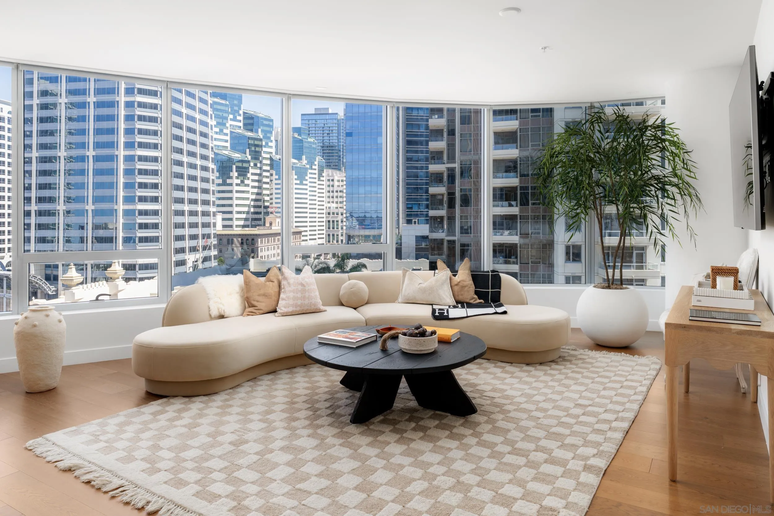 888 W E Street Unit 1105