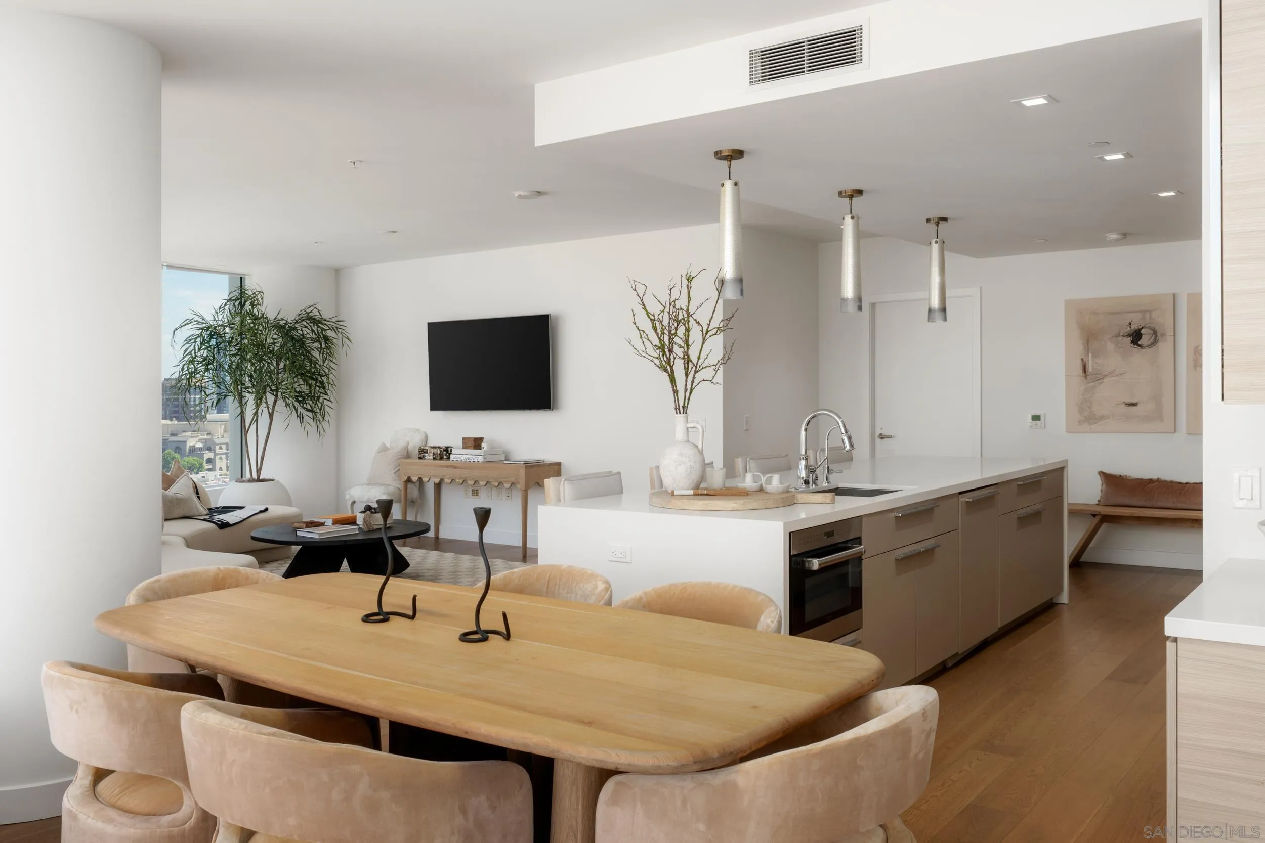 888 W E Street Unit 1105