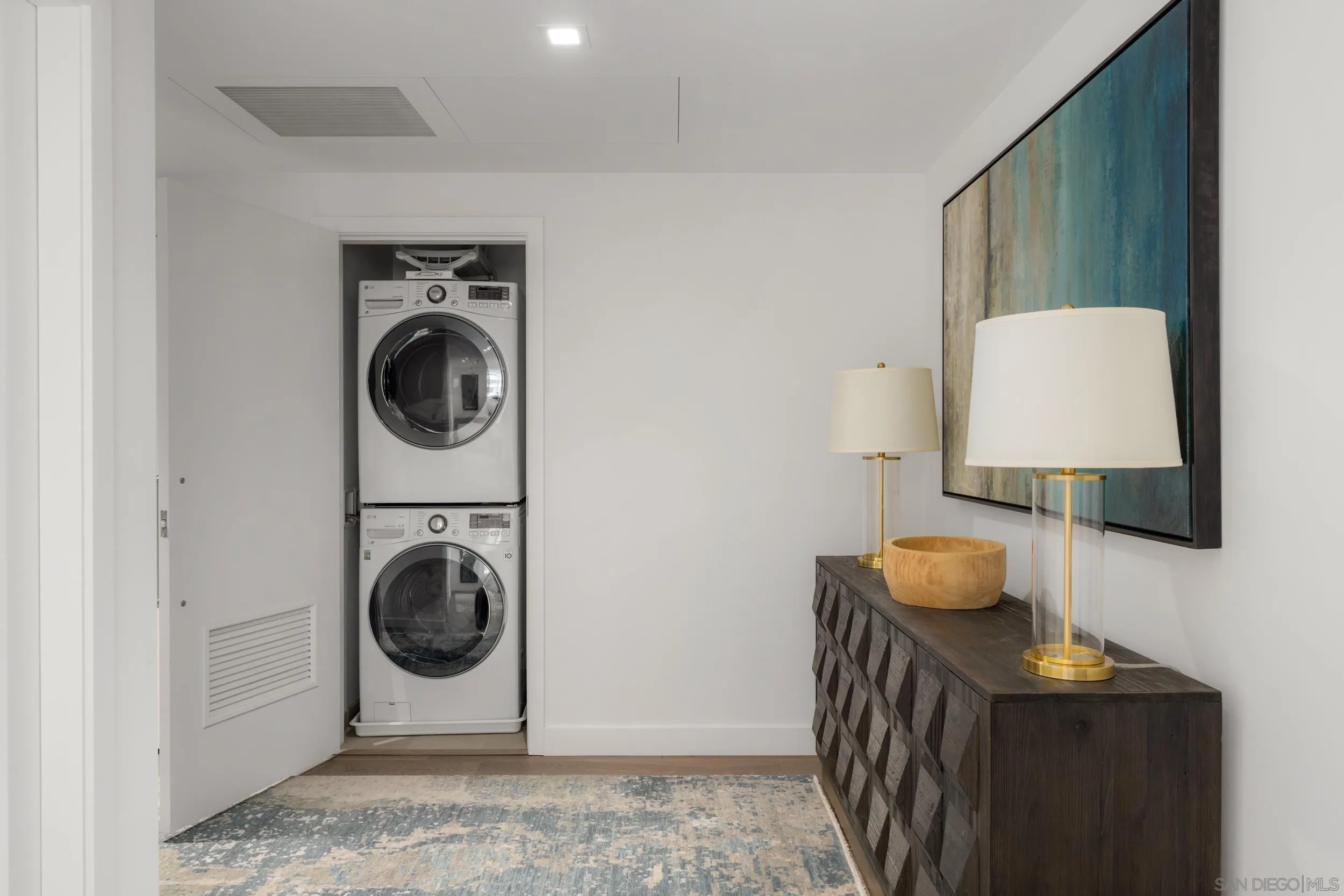 888 W E Street Unit 3105