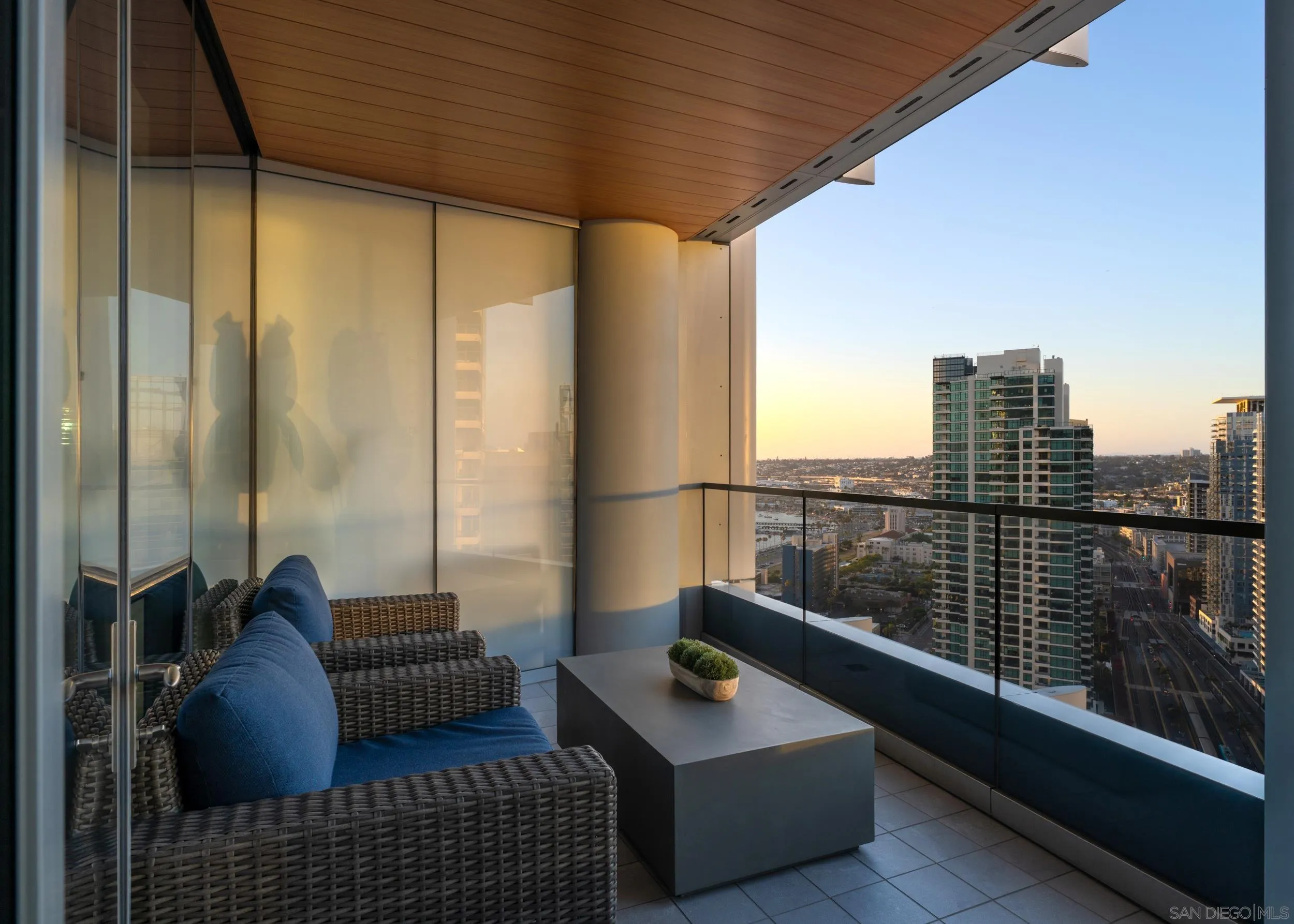 888 W E Street Unit 3105