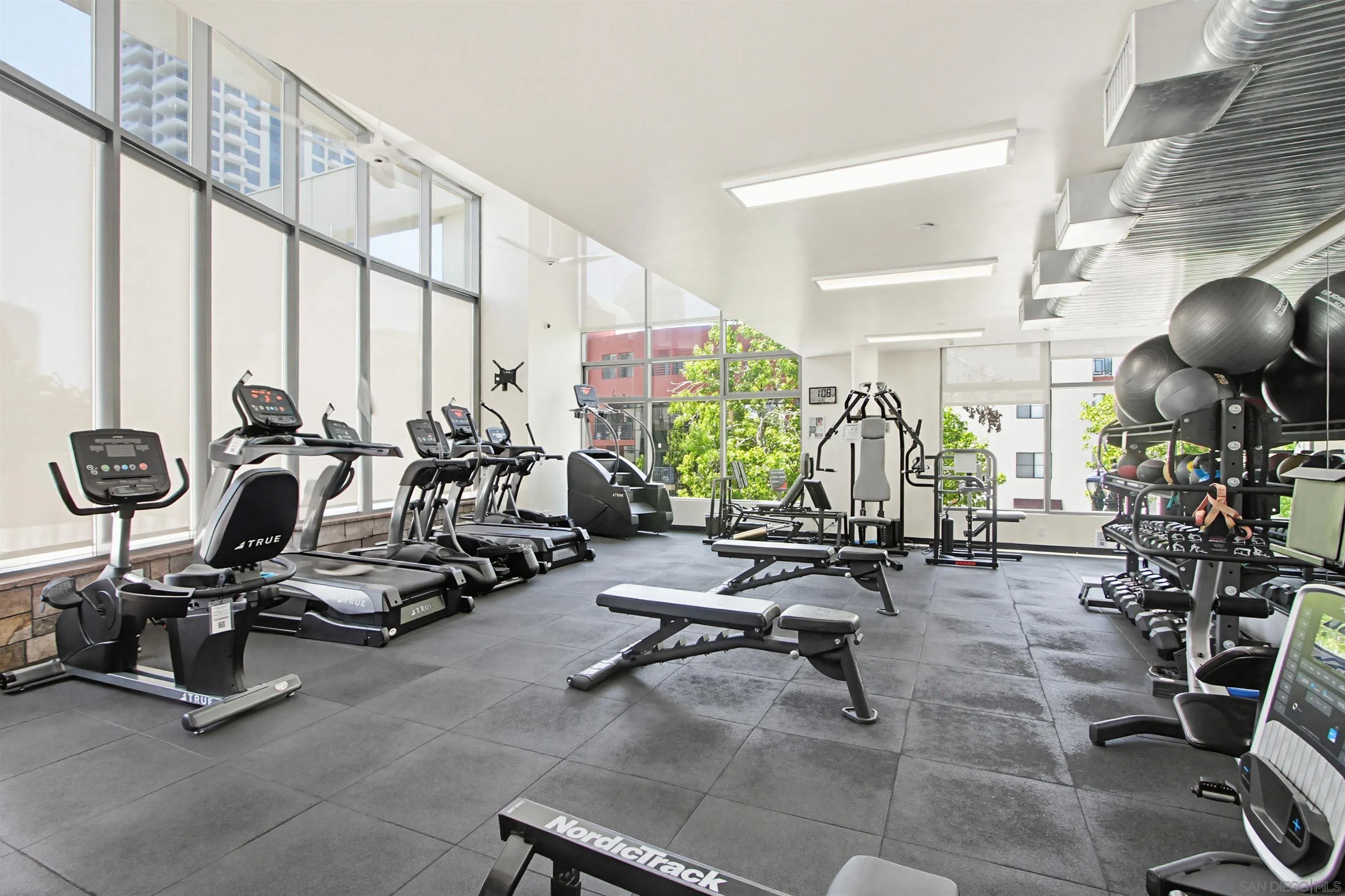 645 Front St Unit 1208