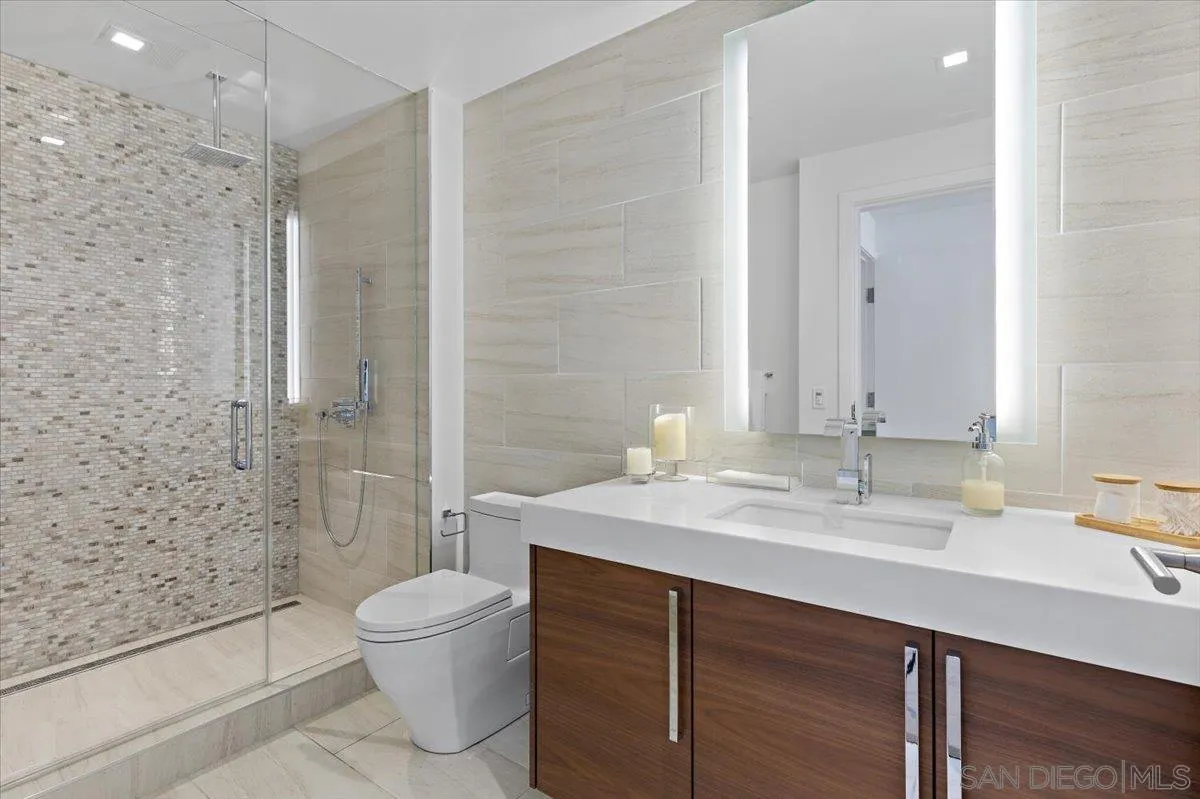 888 W E Street Unit 1001