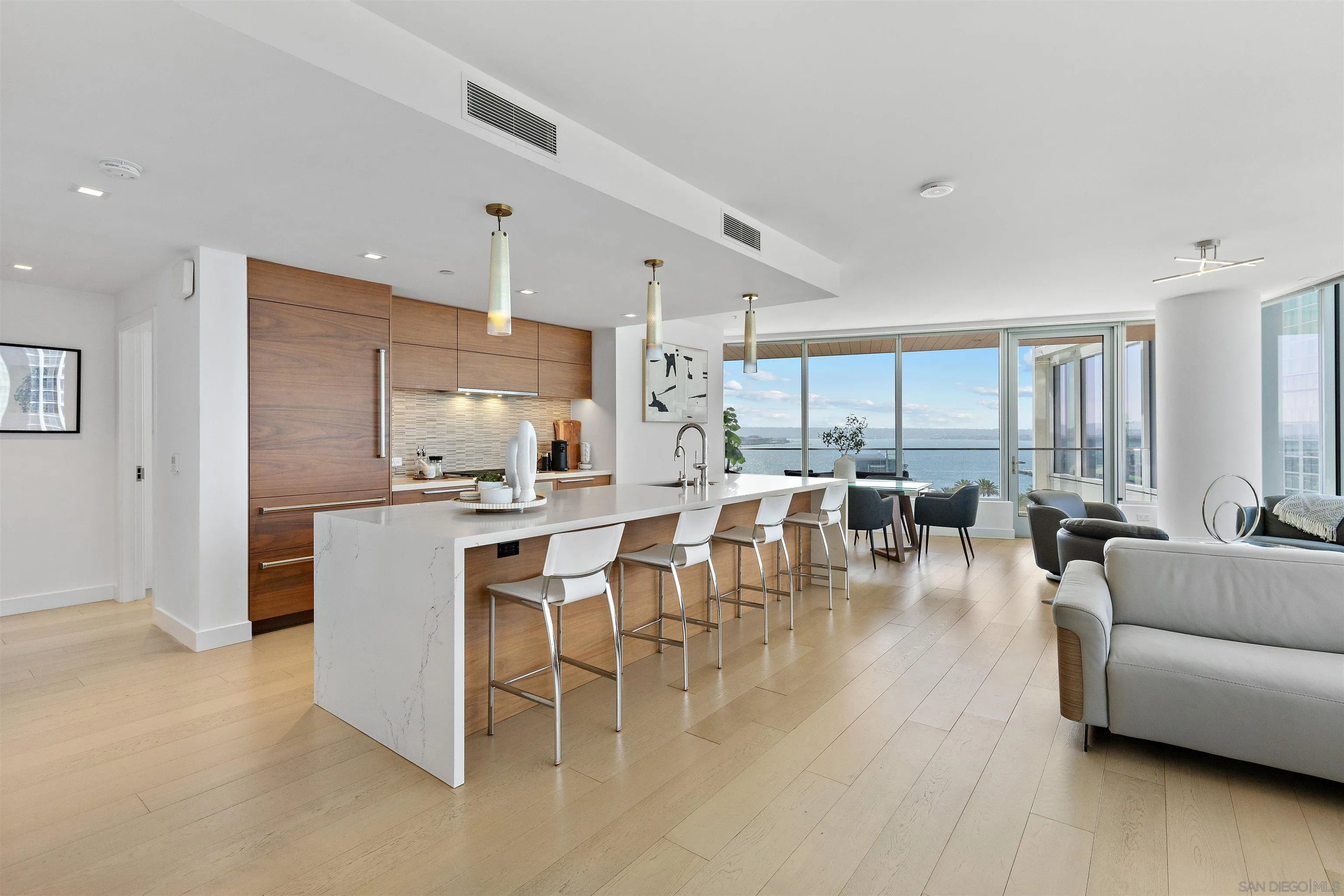 888 W E Street Unit 1001