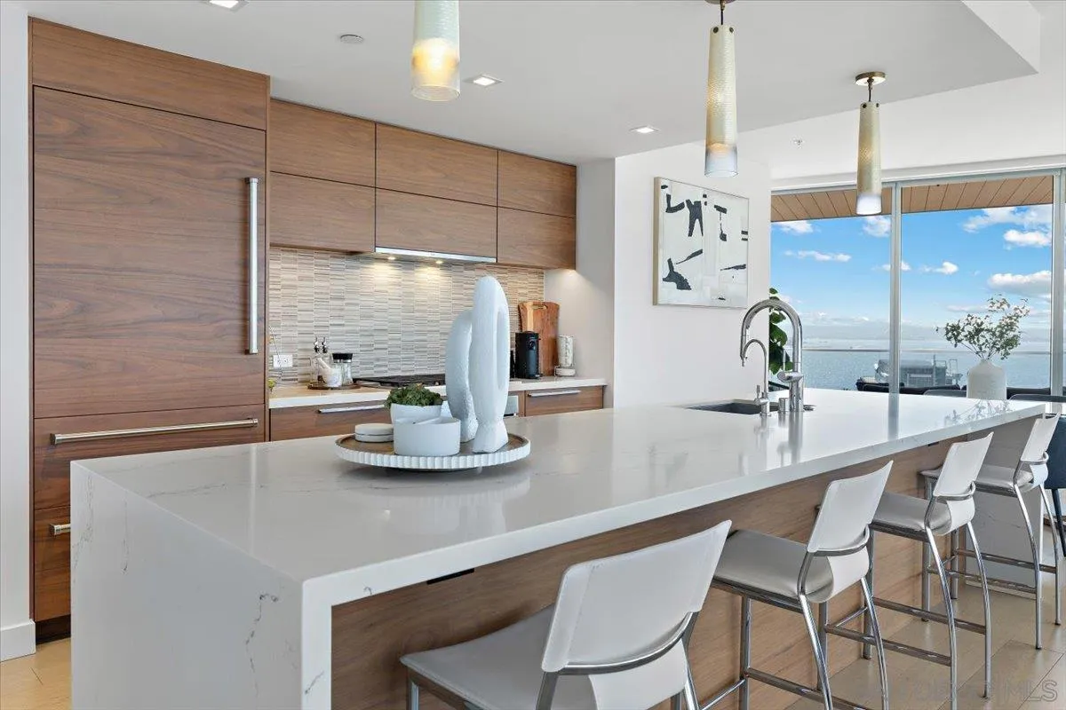 888 W E Street Unit 1001