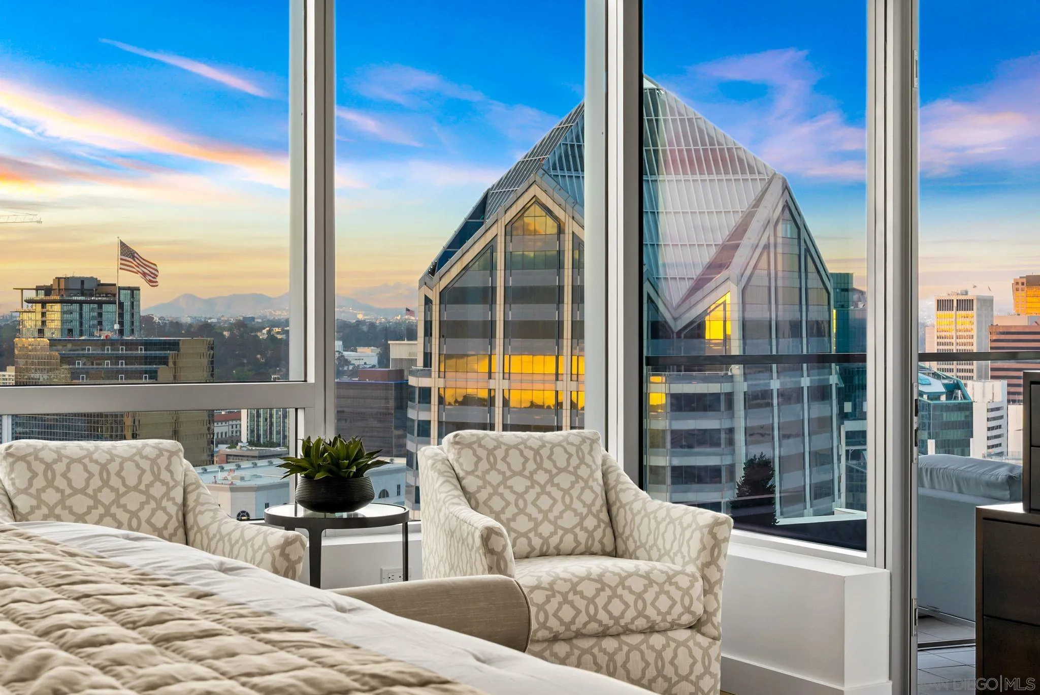 888 W E Street Unit 3904