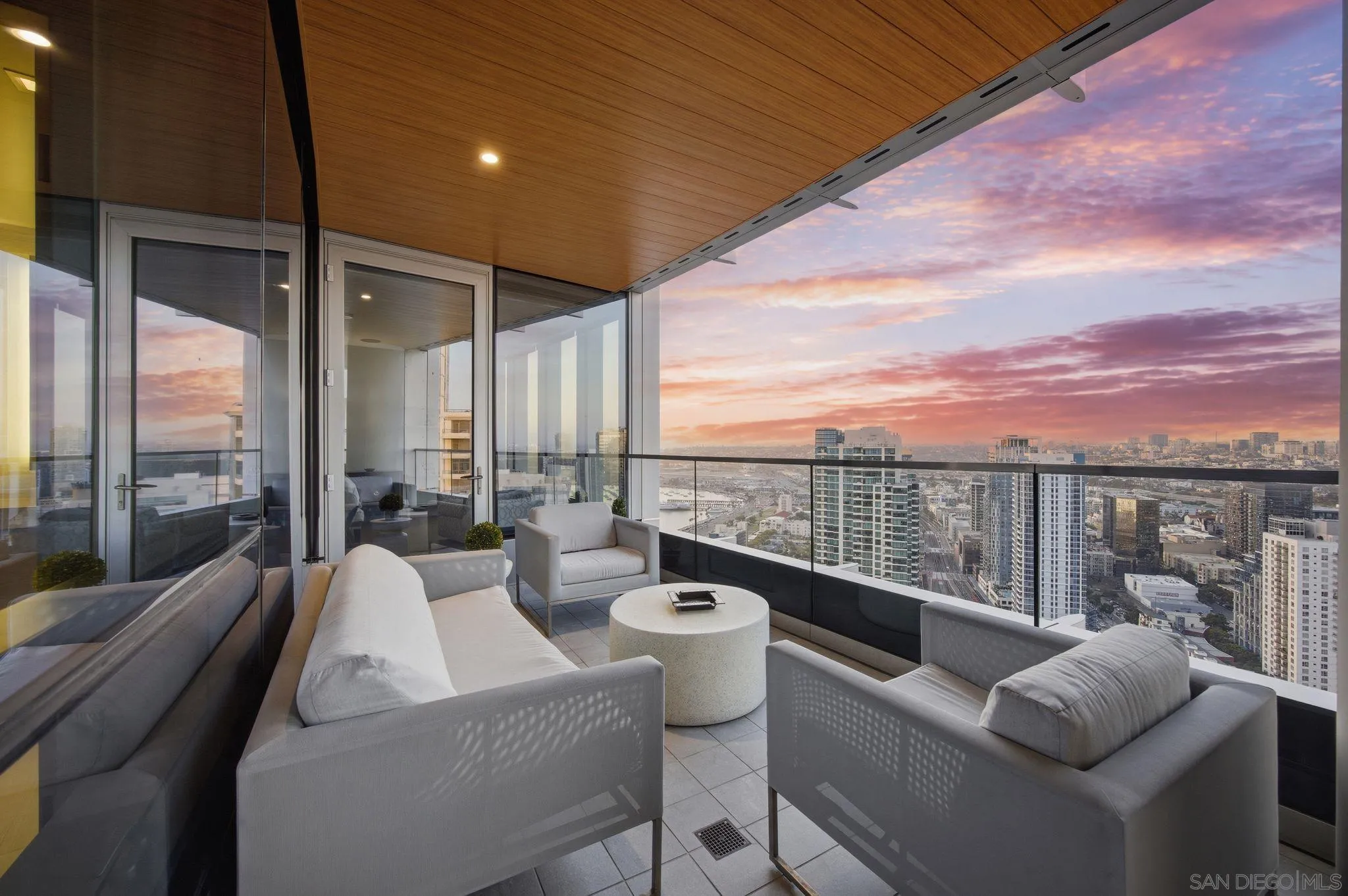 888 W E Street Unit 3904
