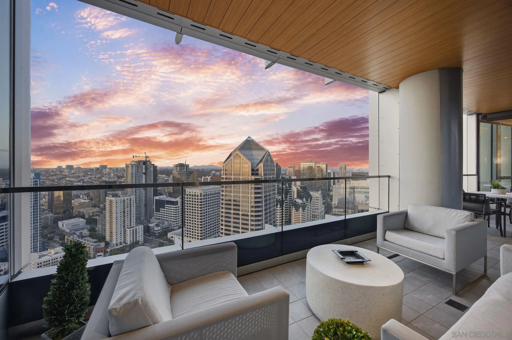 888 W E Street Unit 3904