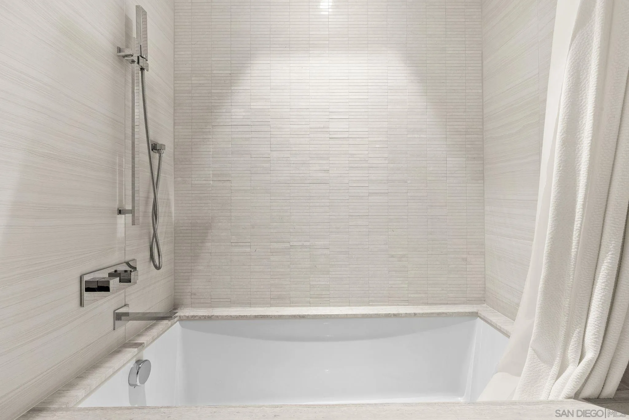 888 W E Street Unit 3904