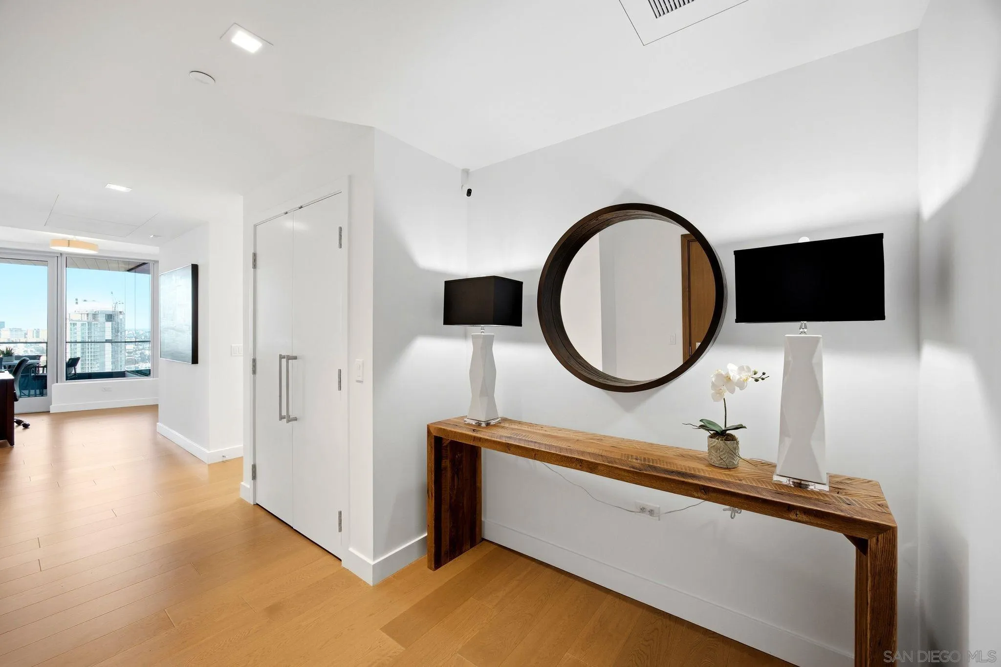 888 W E Street Unit 3904