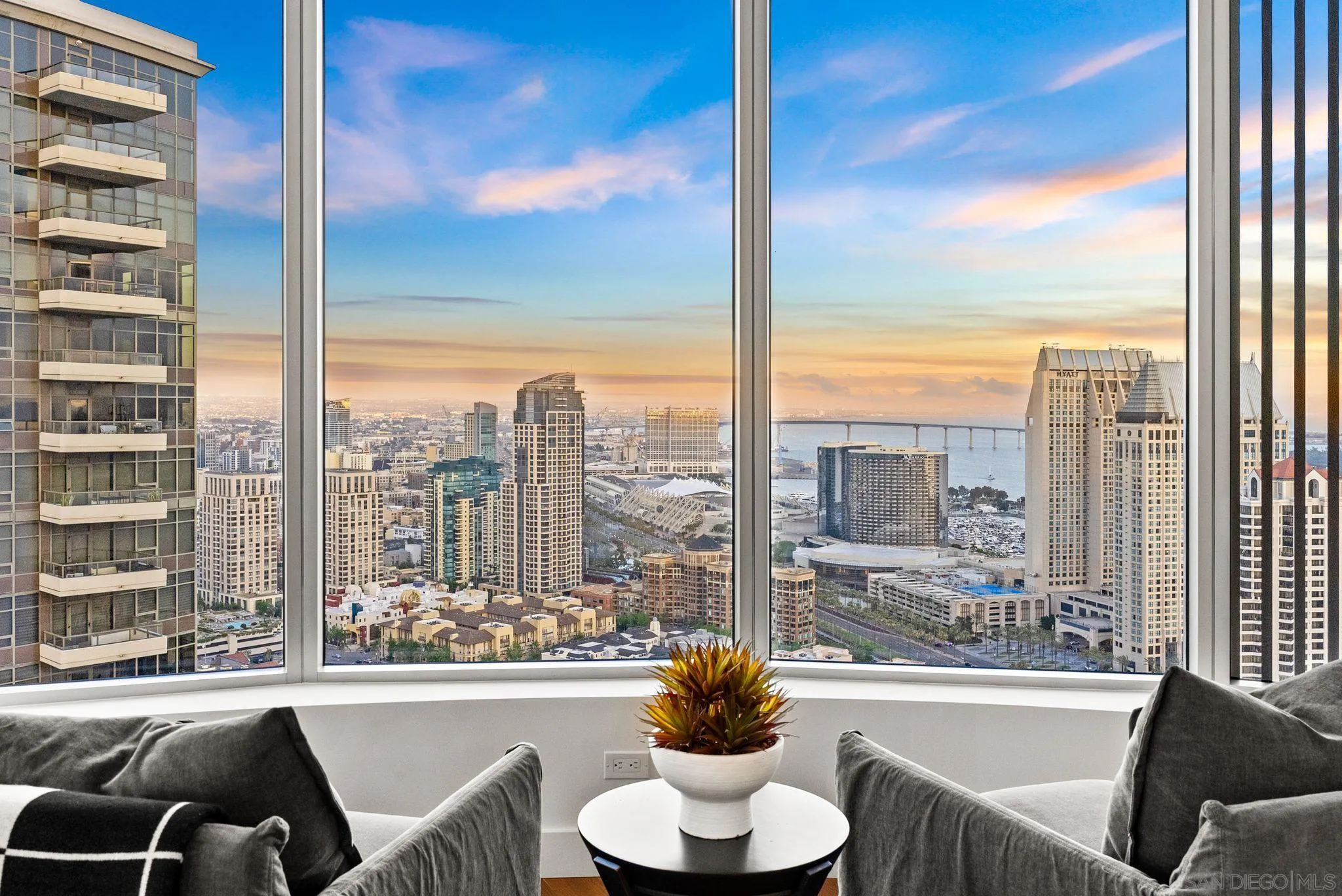 888 W E Street Unit 3904