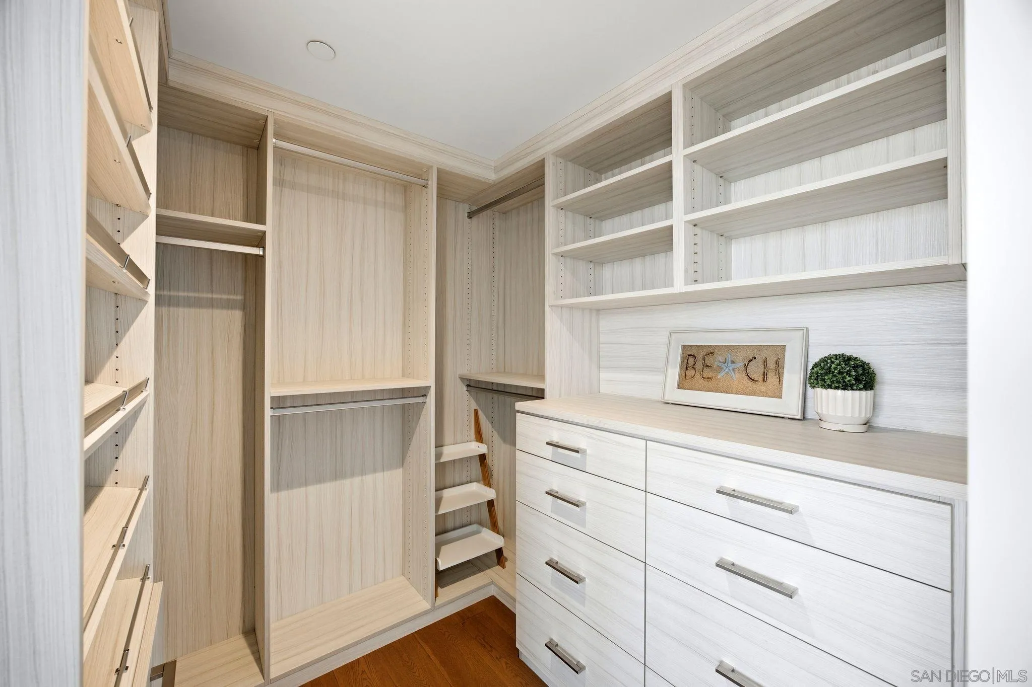888 W E Street Unit 3904