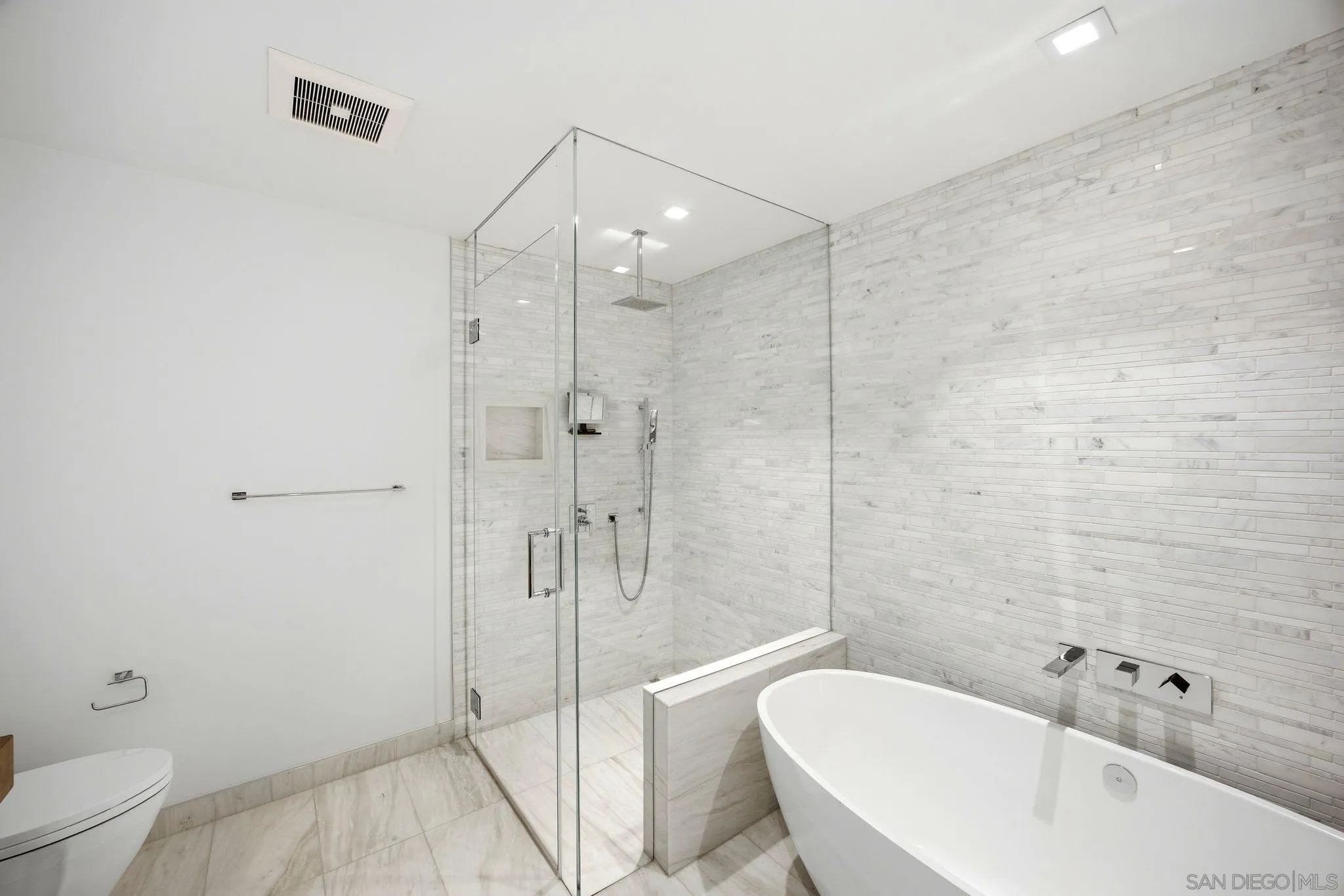 888 W E Street Unit 3904