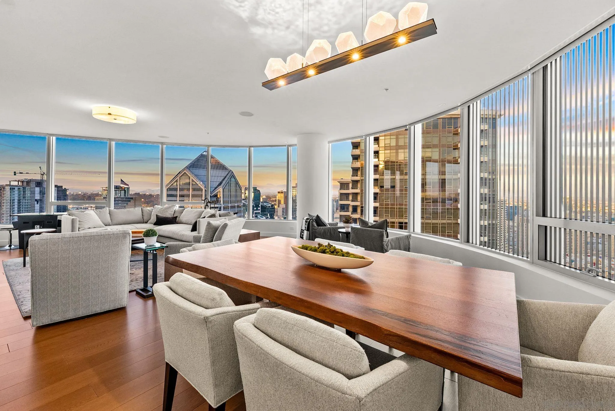 888 W E Street Unit 3904