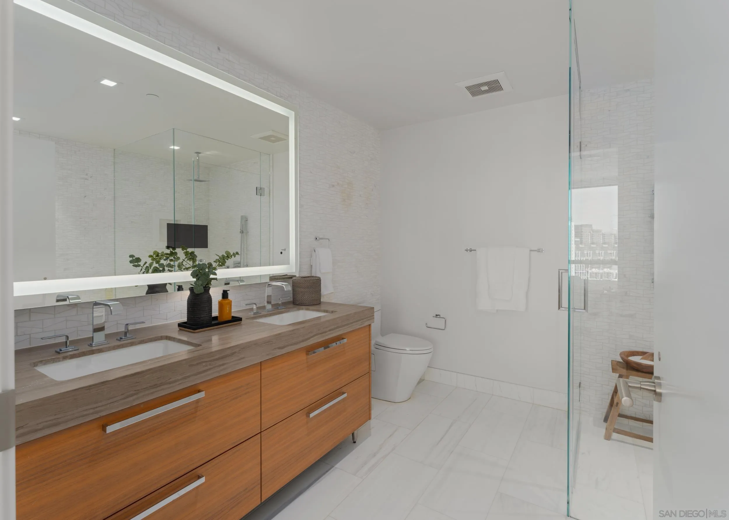 888 W E Street Unit 1901