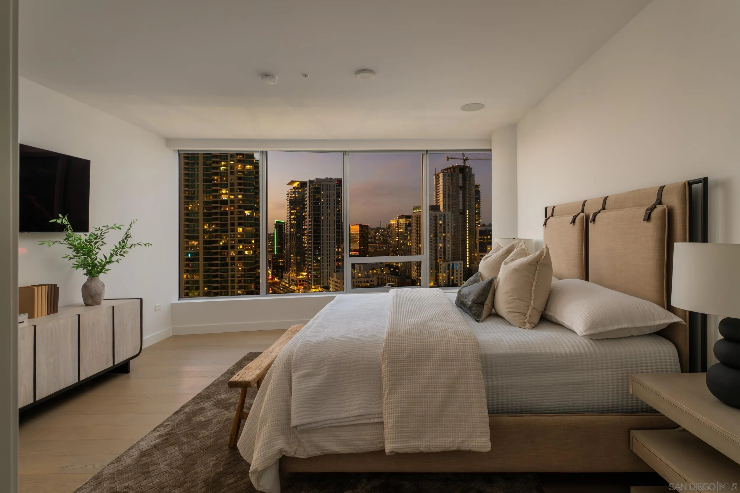 888 W E Street Unit 1901