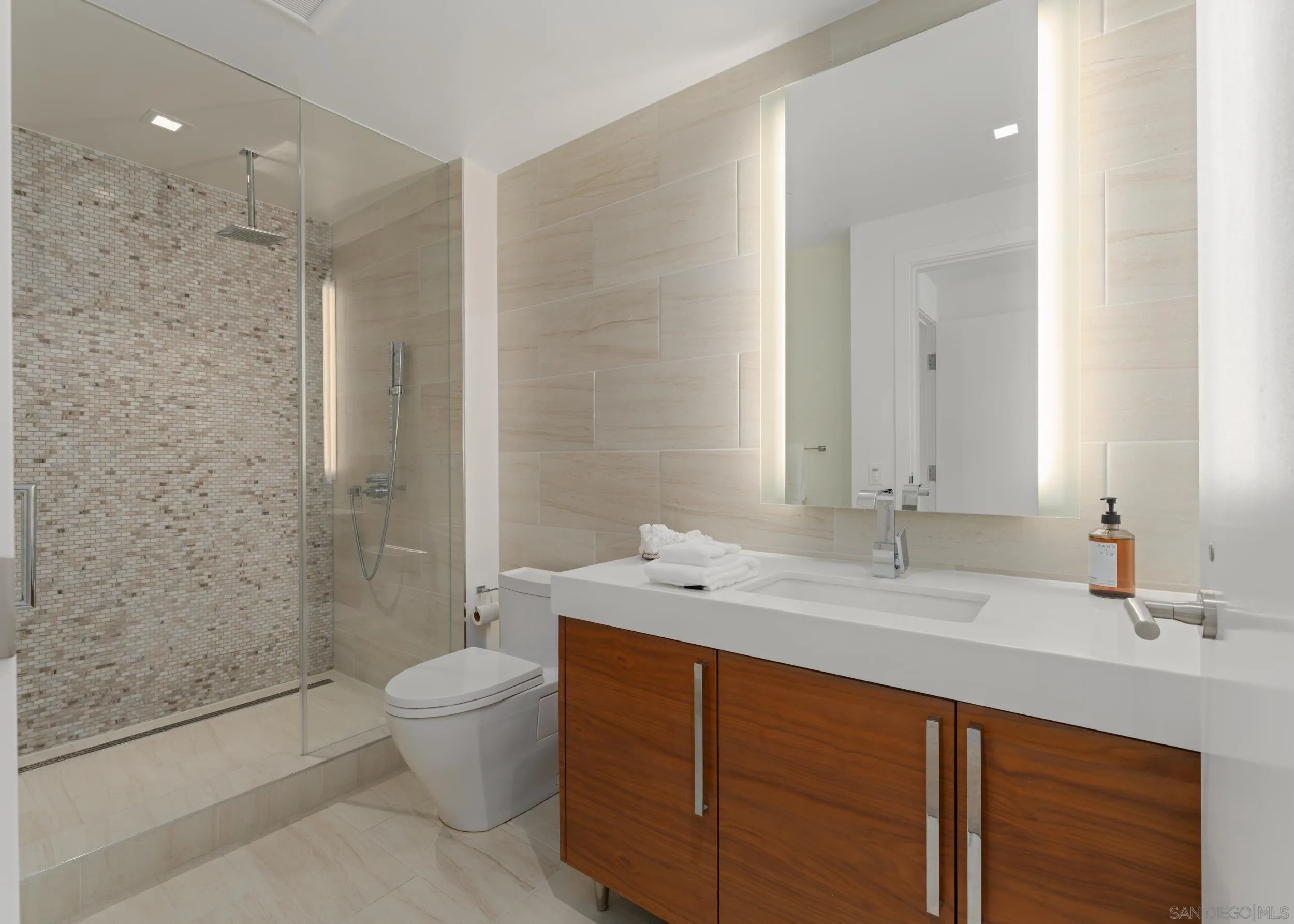 888 W E Street Unit 1901