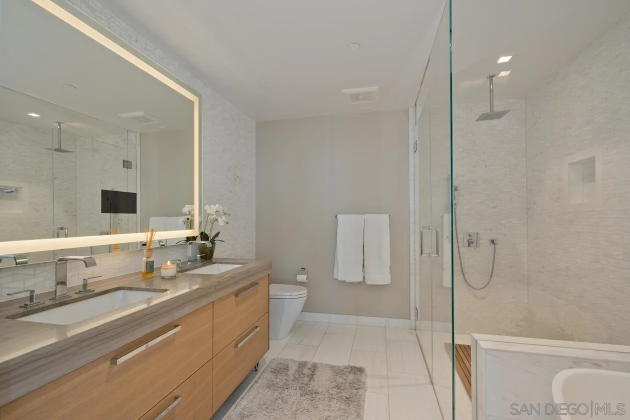 888 W E Street Unit 3502