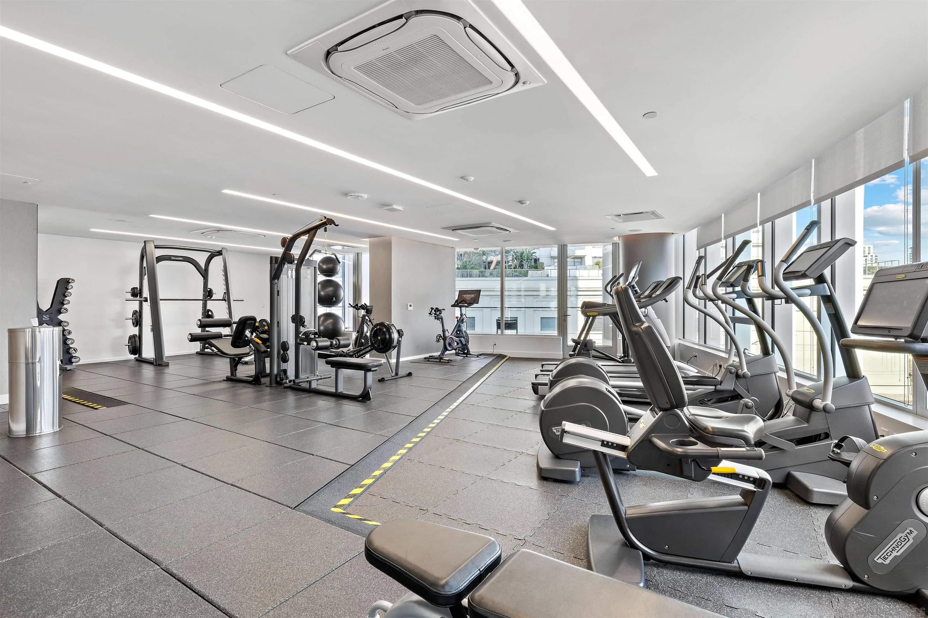 888 W E Street Unit 3502