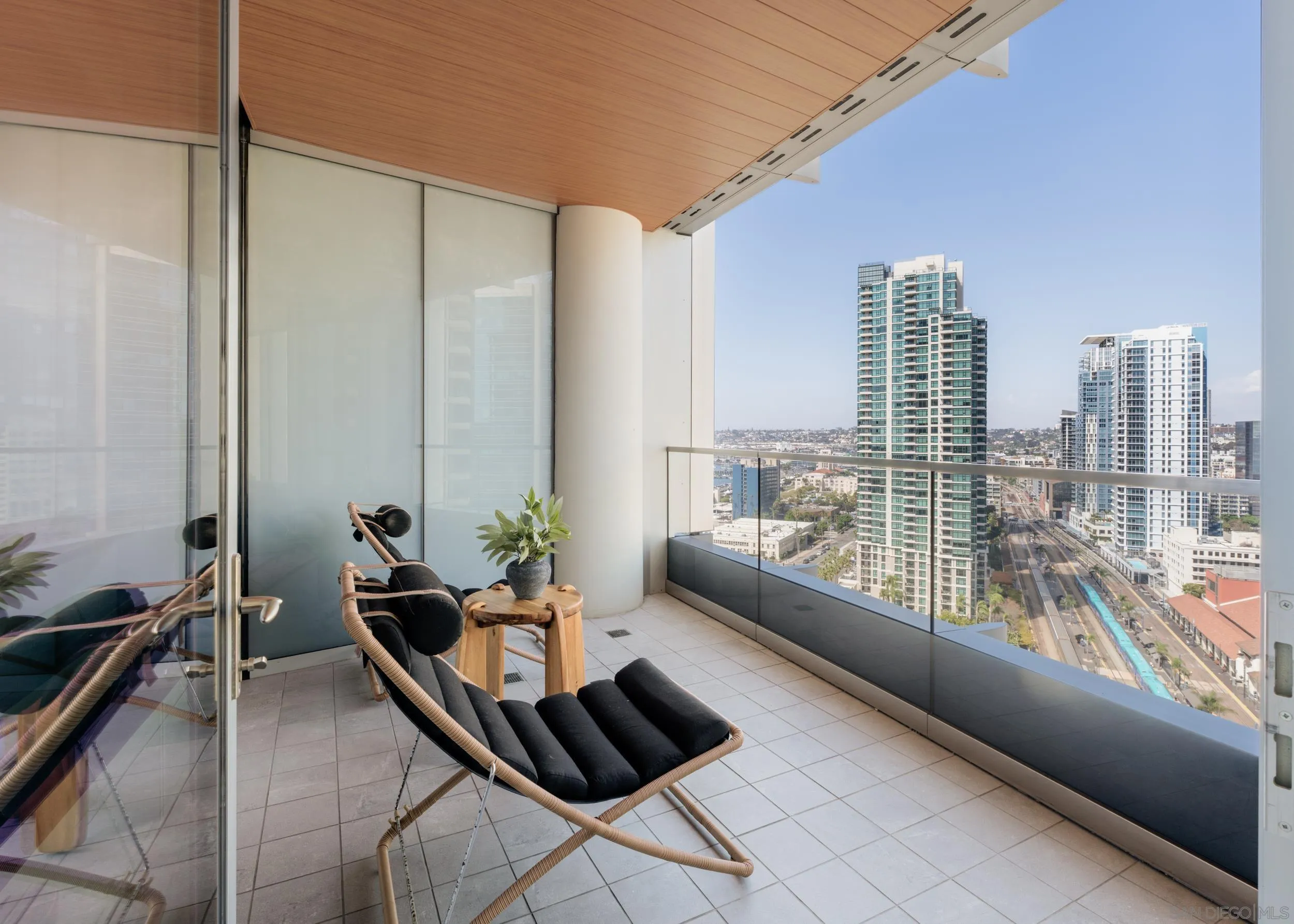 888 W E Street Unit 2105