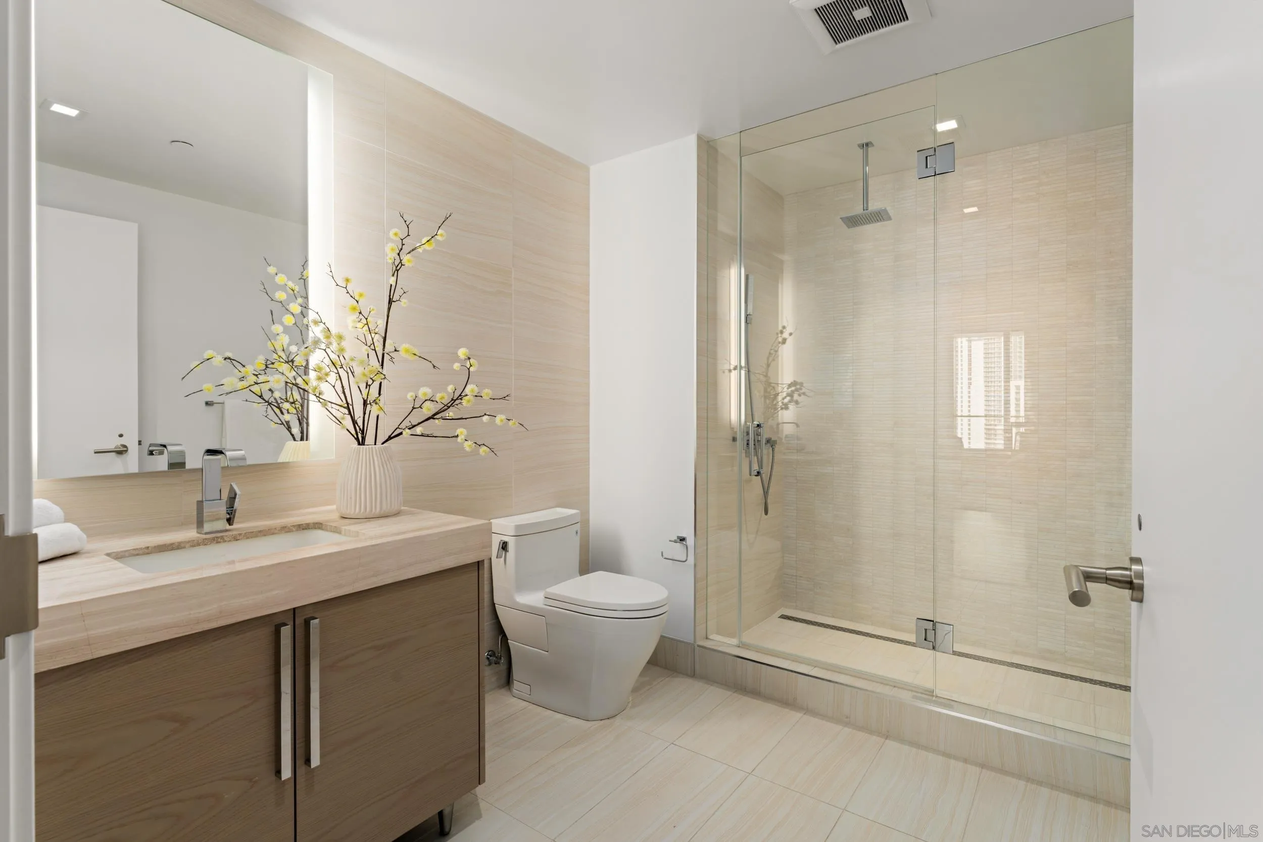888 W E Street Unit 2105