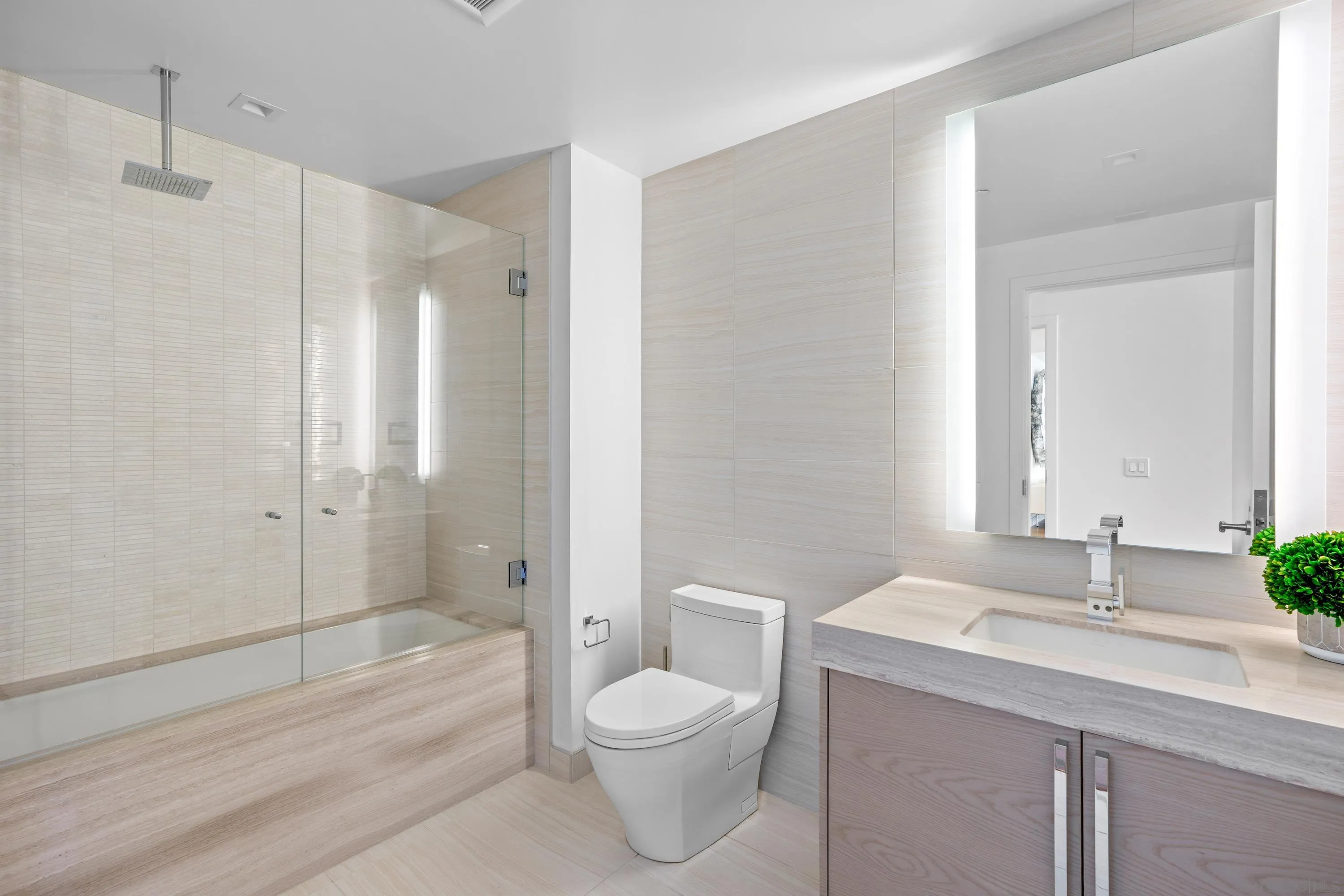 888 W E Street Unit 3301