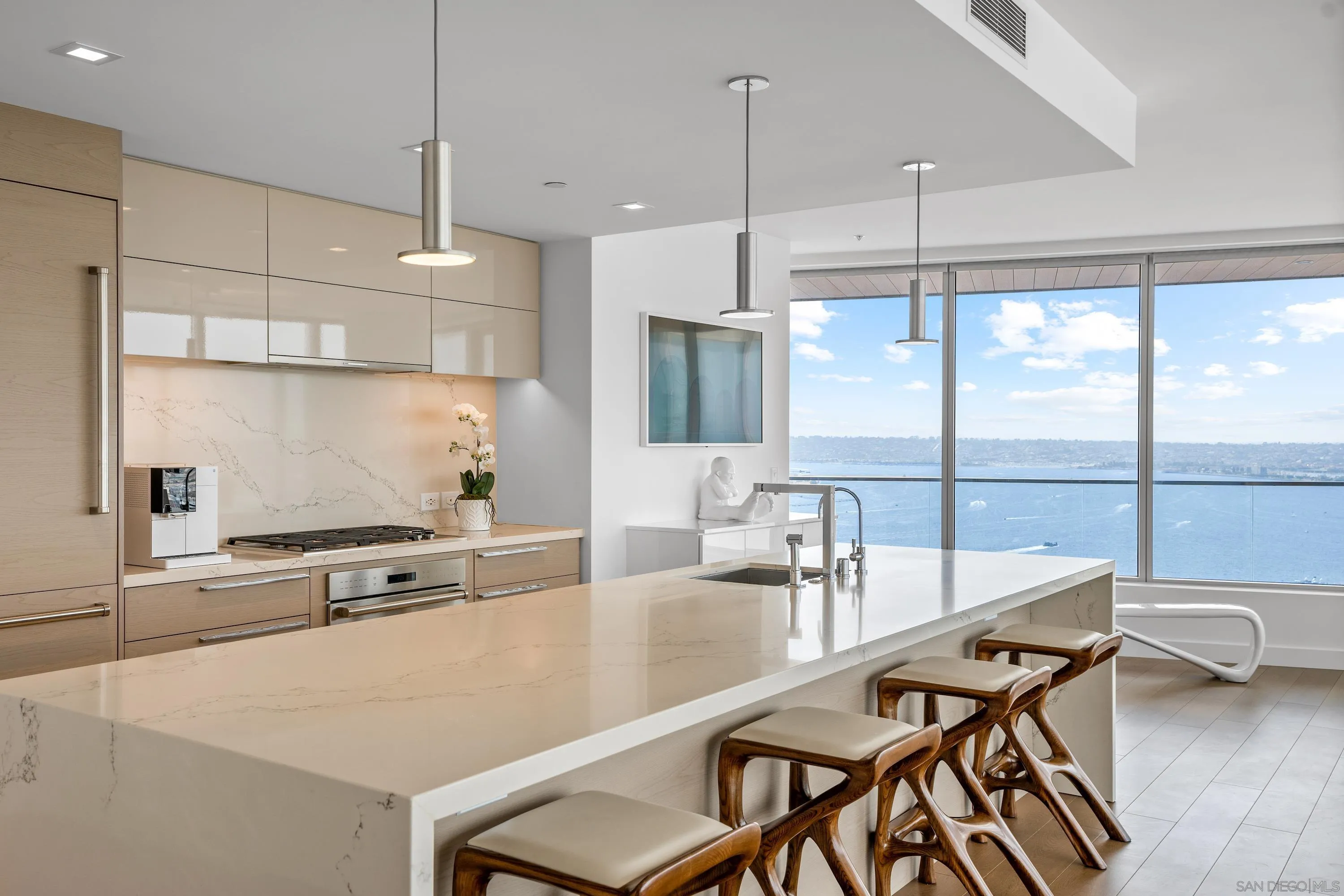 888 W E Street Unit 3301