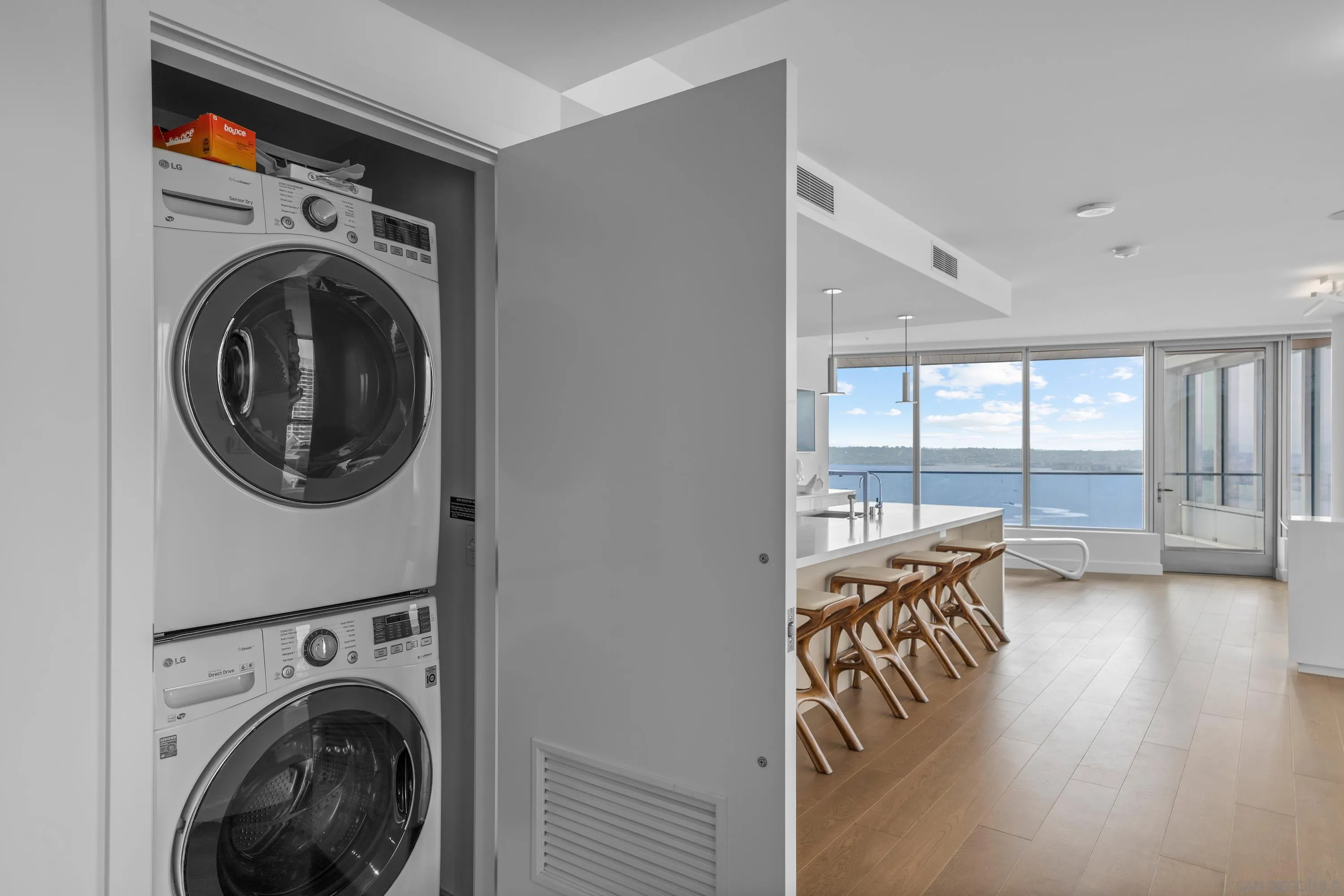 888 W E Street Unit 3301