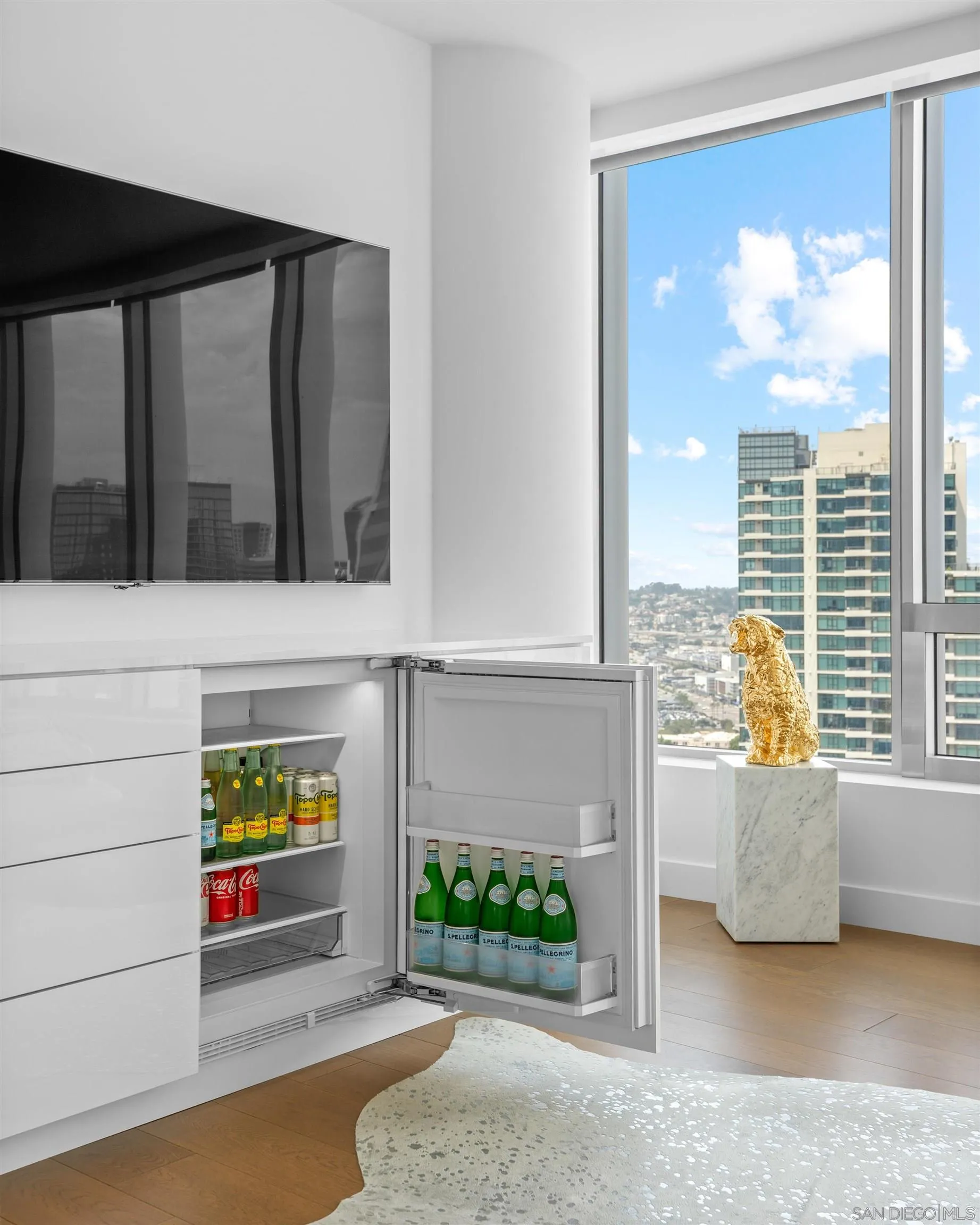 888 W E Street Unit 3301