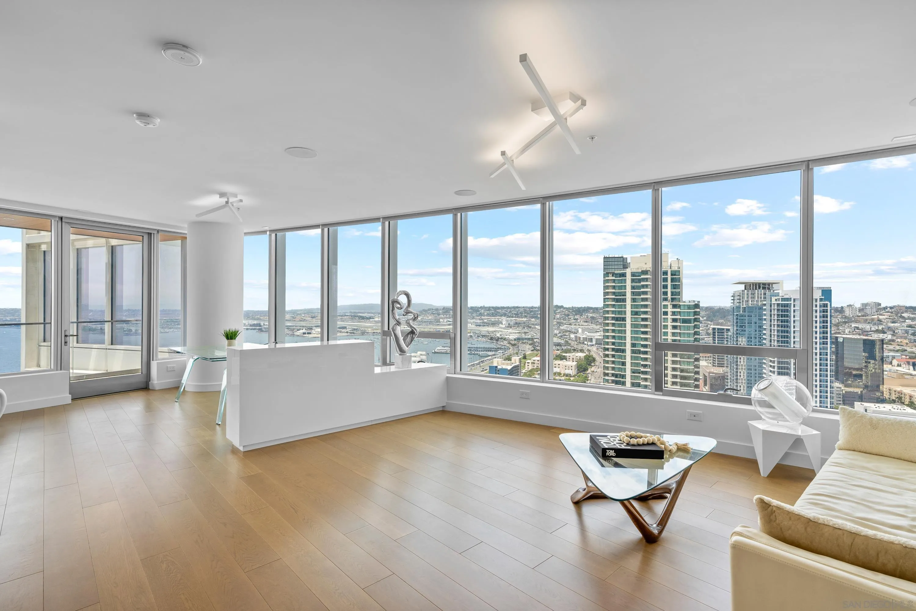 888 W E Street Unit 3301